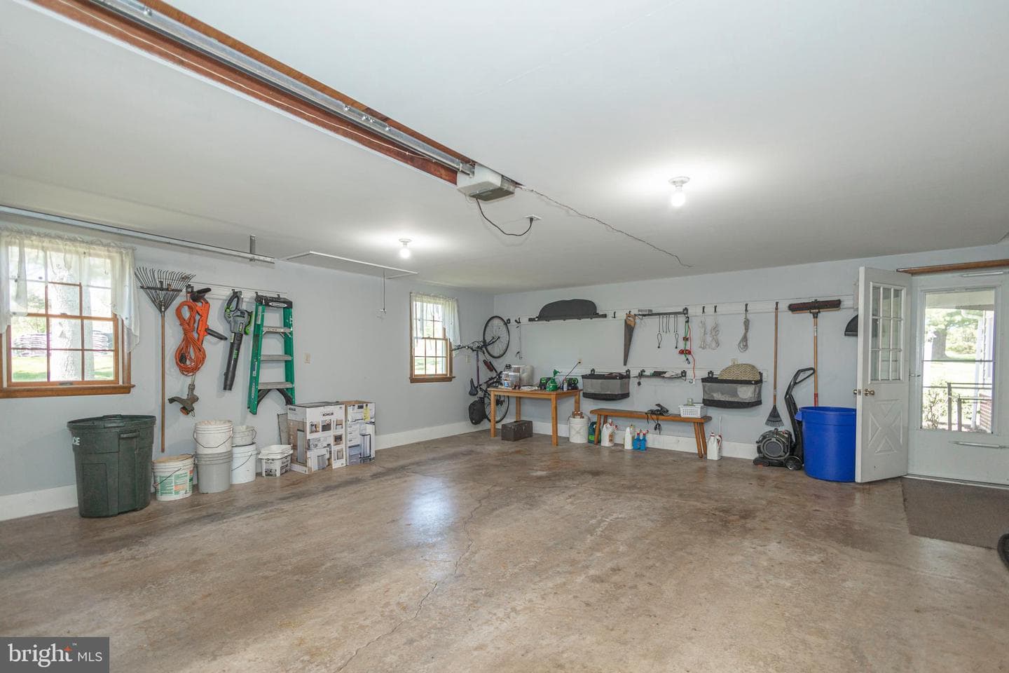 225 Parkview Court photo 39