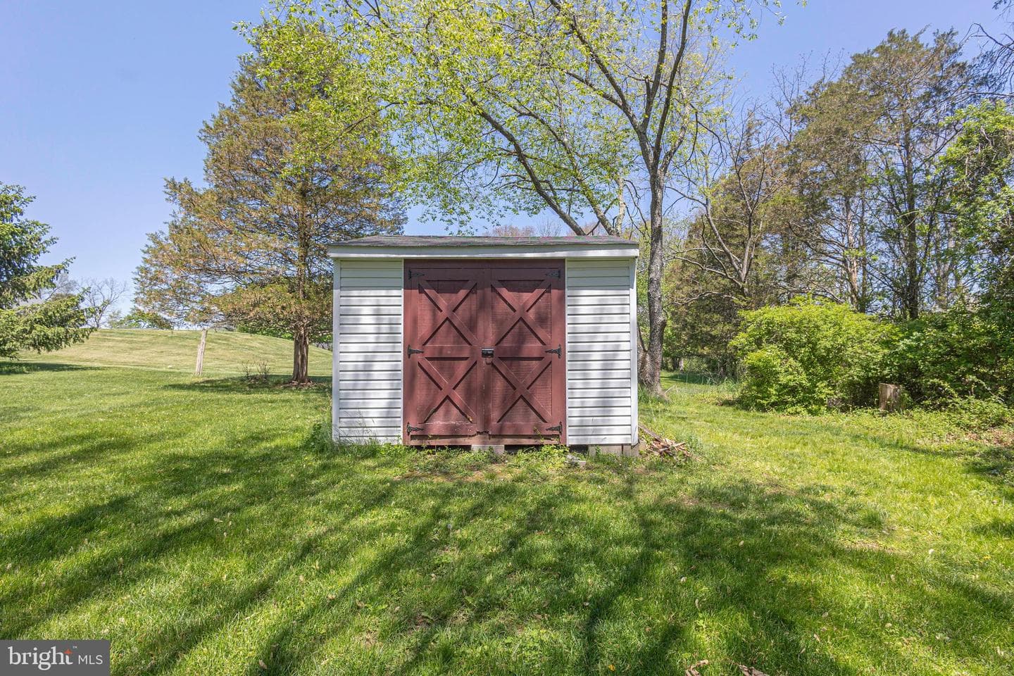 225 Parkview Court photo 49