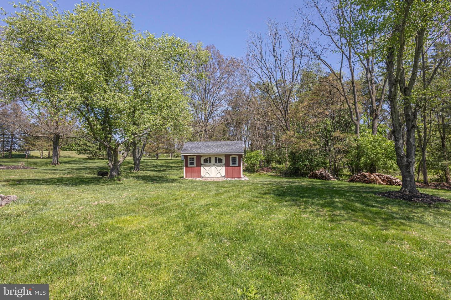 225 Parkview Court photo 53