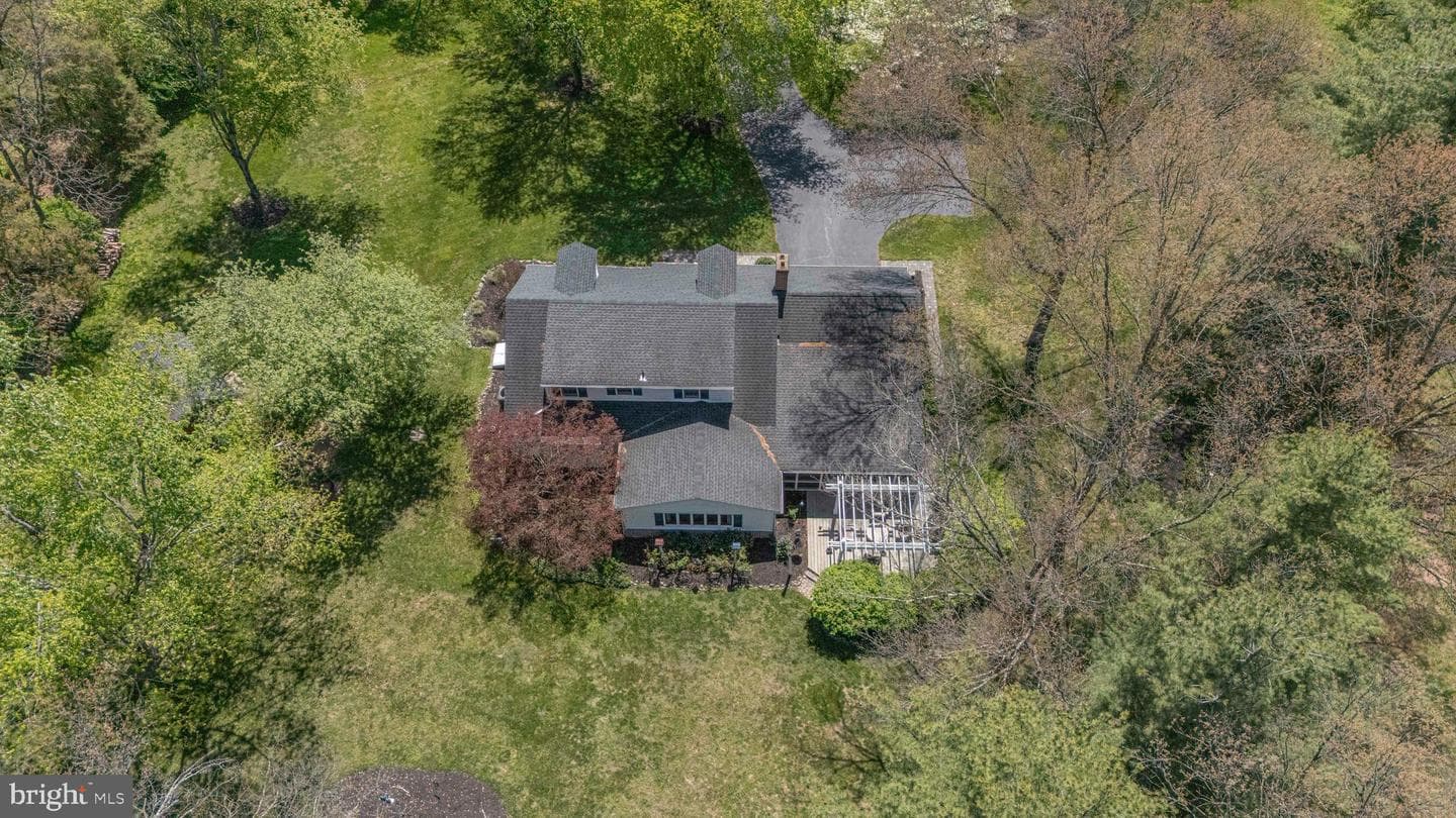 225 Parkview Court photo 58