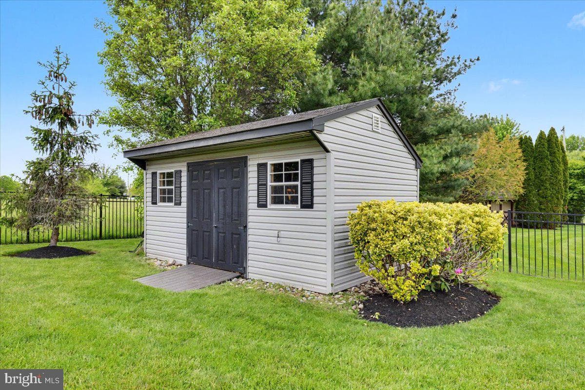 144 Fox Run Drive photo 49