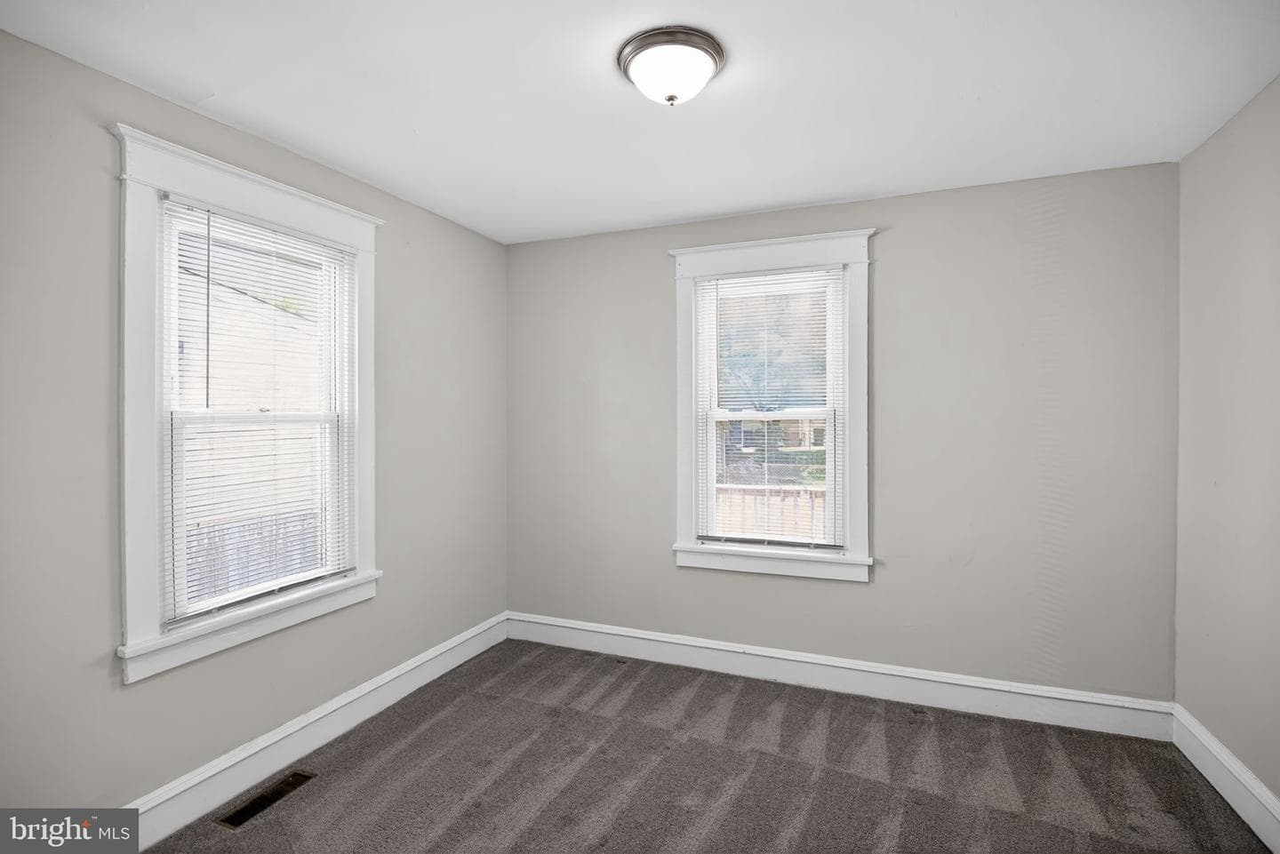 339 Maple Avenue photo 21
