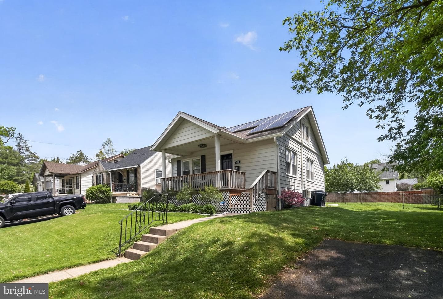 339 Maple Avenue photo 4