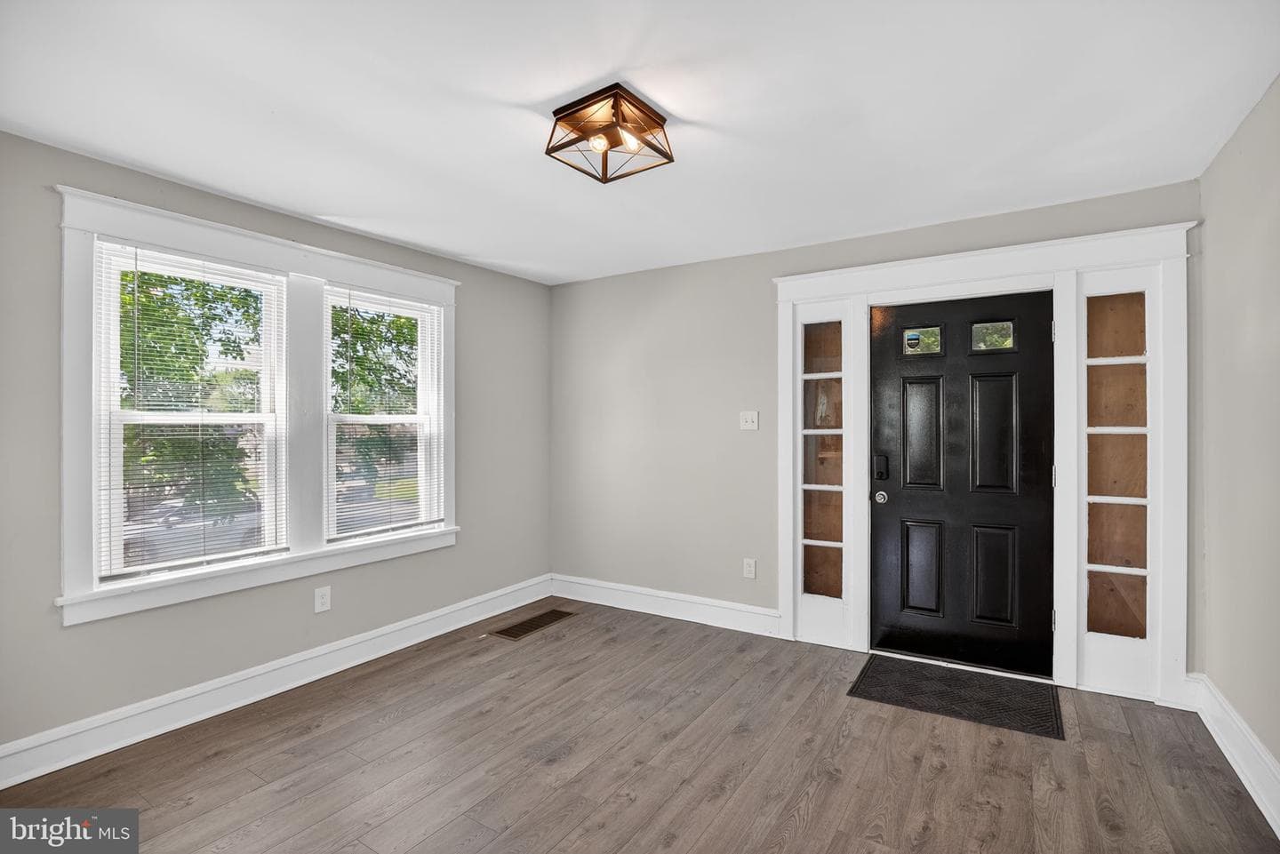 339 Maple Avenue photo 6