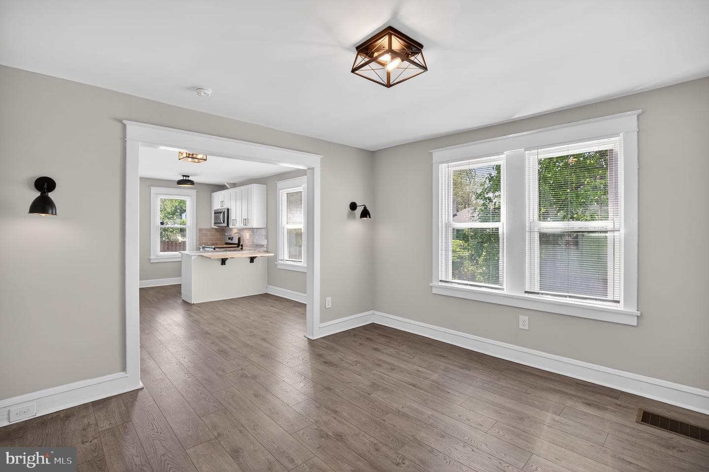 339 Maple Avenue photo 8