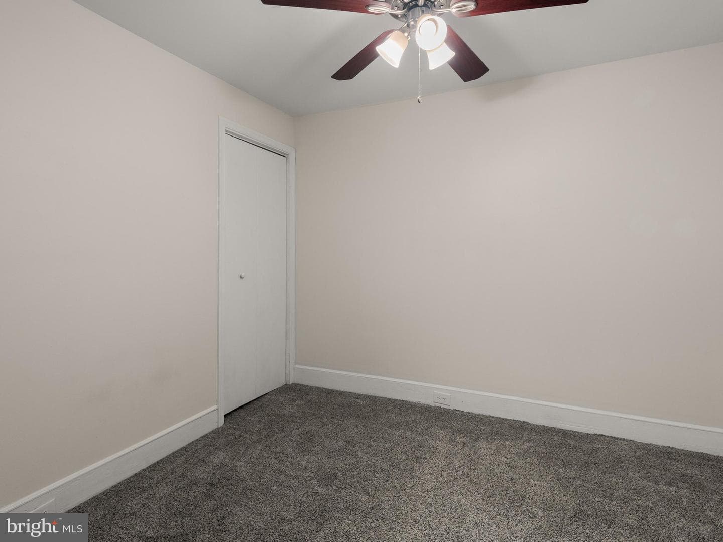640 Astor Street photo 21
