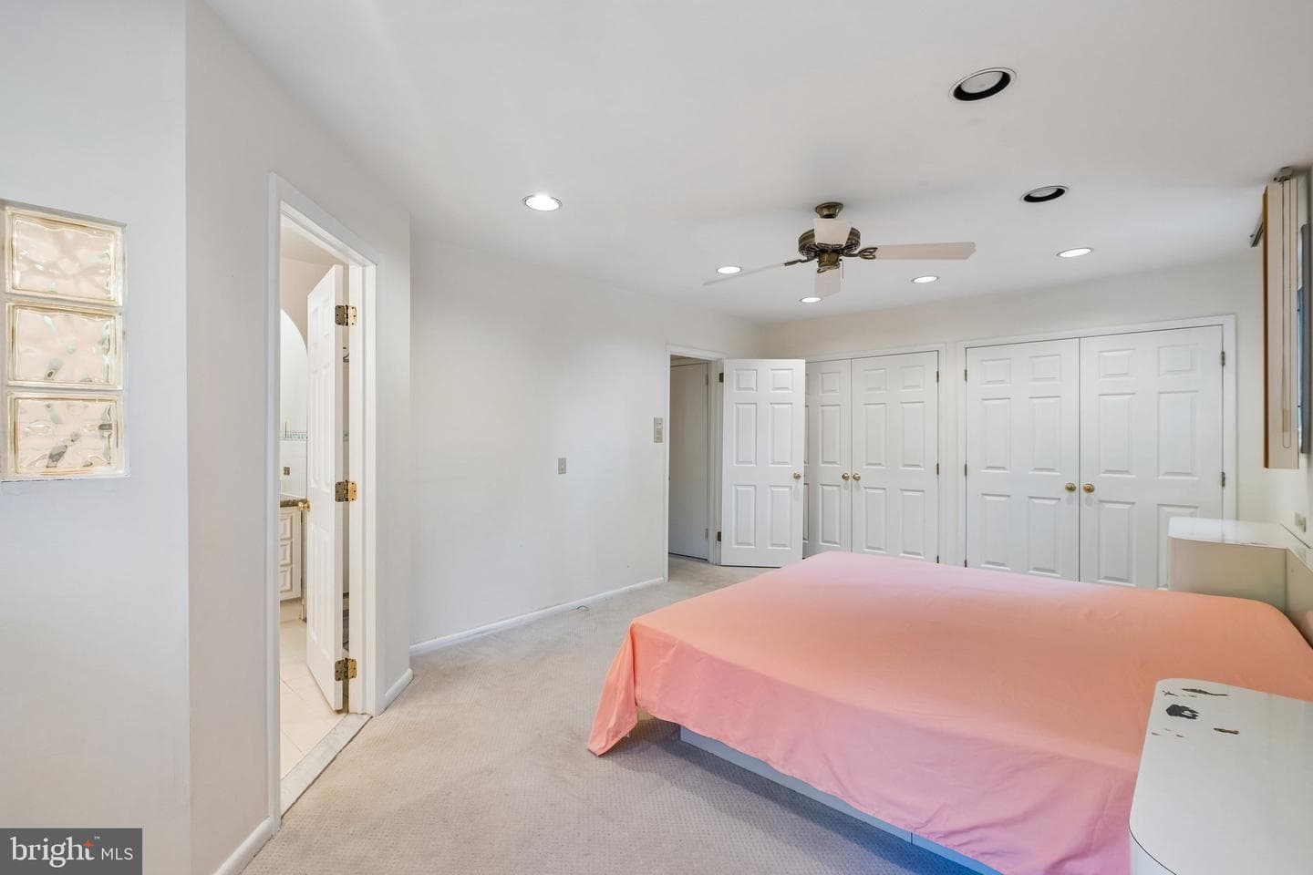 1076 Devon Road photo 25