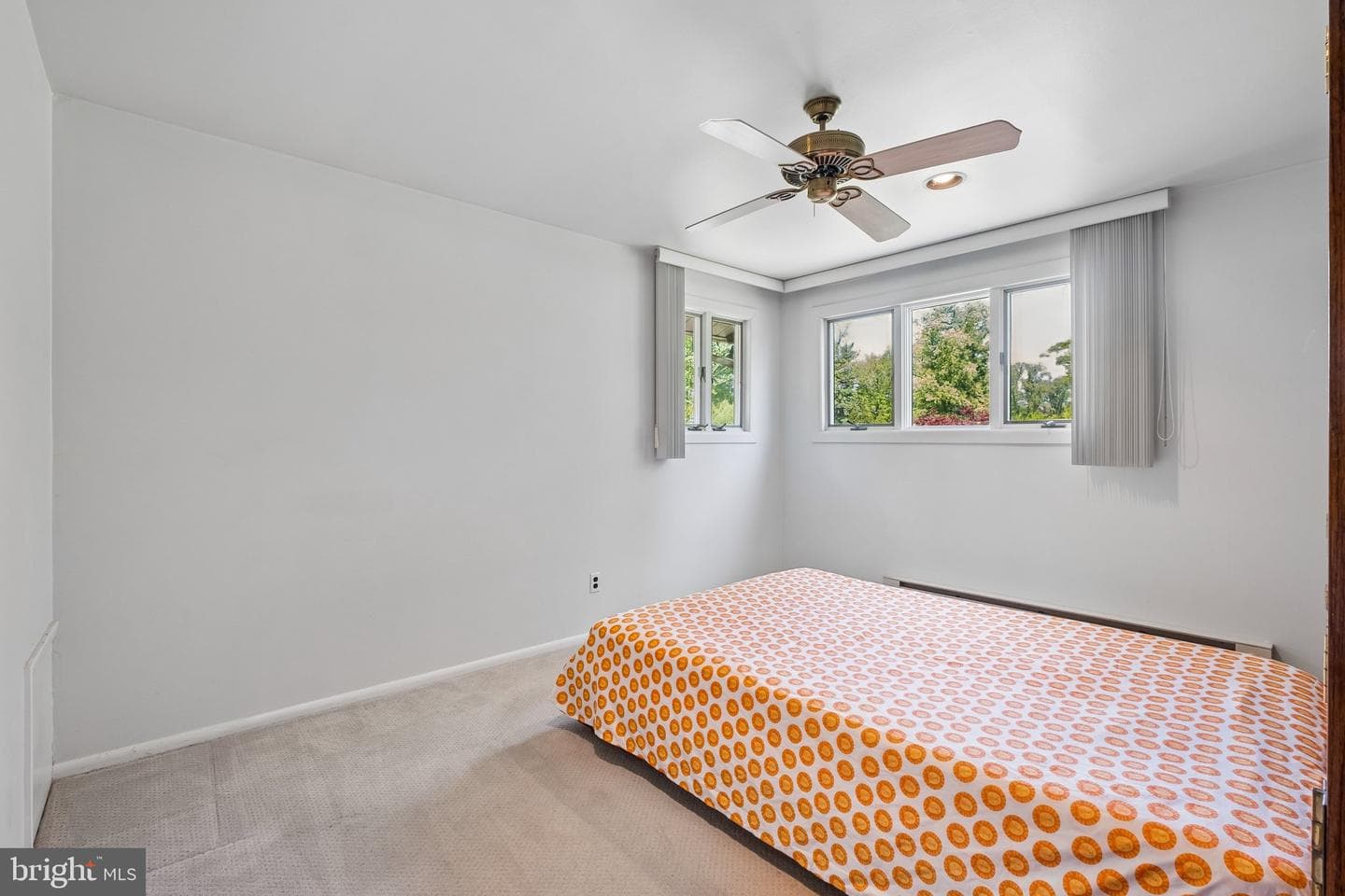 1076 Devon Road photo 28