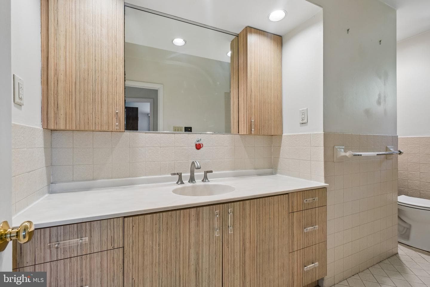 1076 Devon Road photo 34