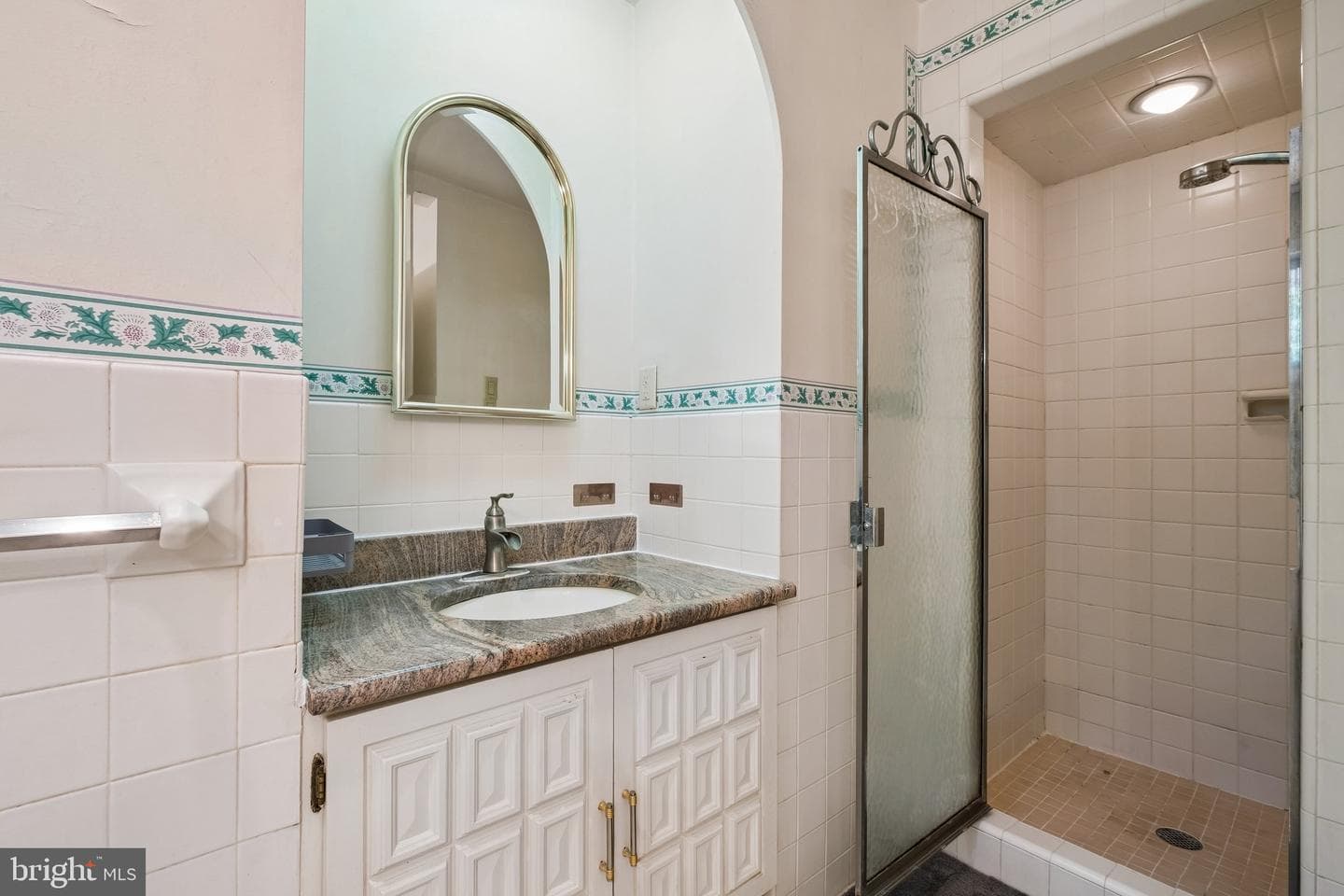 1076 Devon Road photo 35