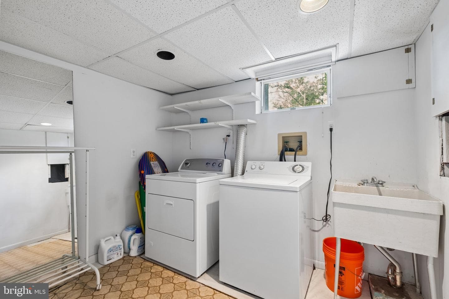 1076 Devon Road photo 42