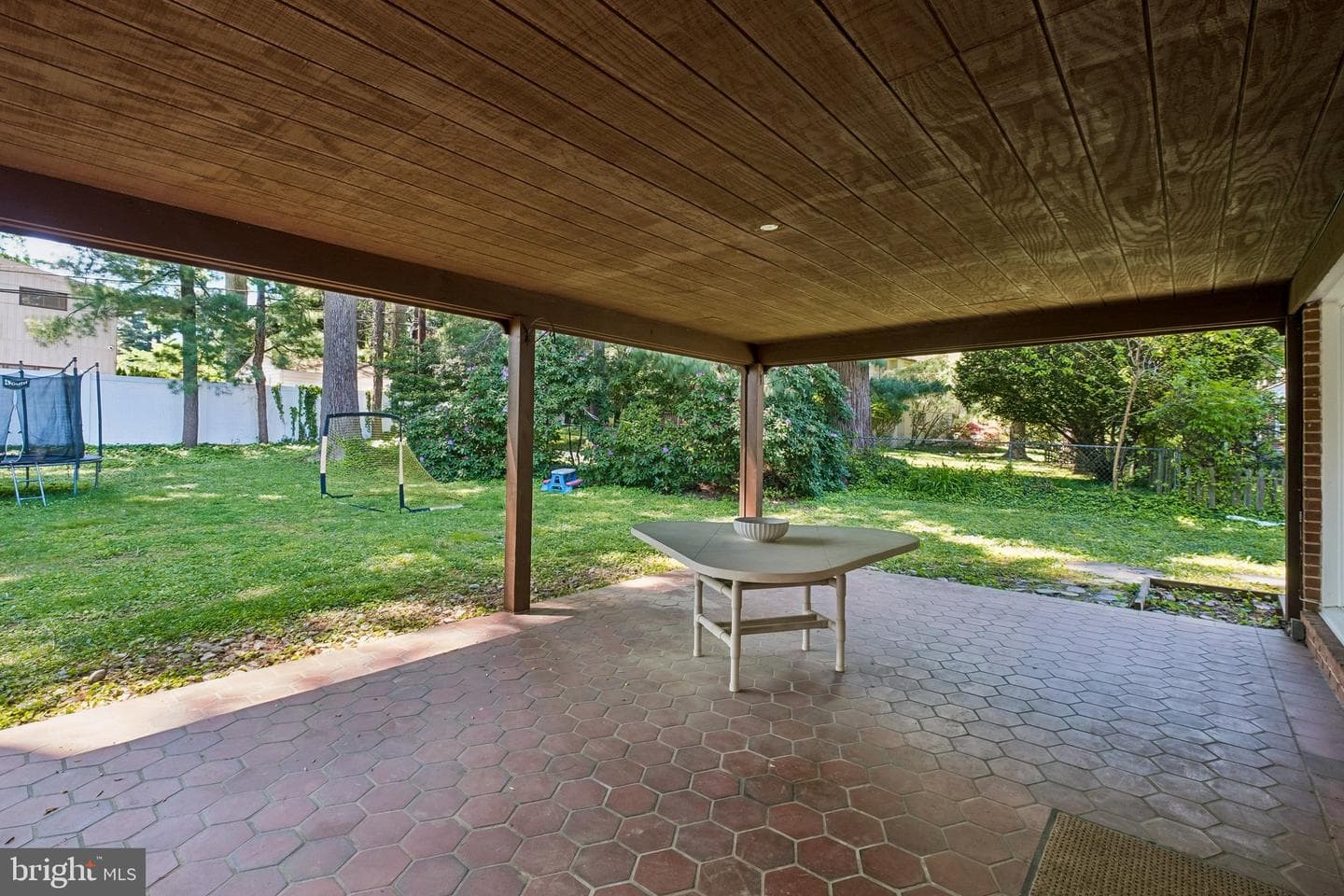 1076 Devon Road photo 44