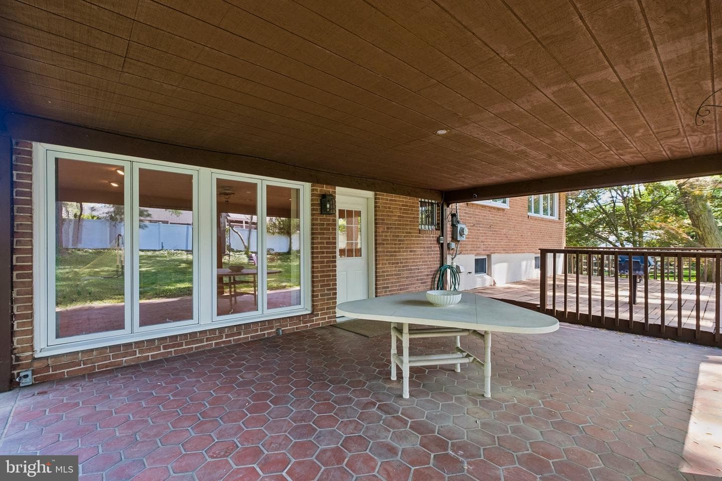 1076 Devon Road photo 45