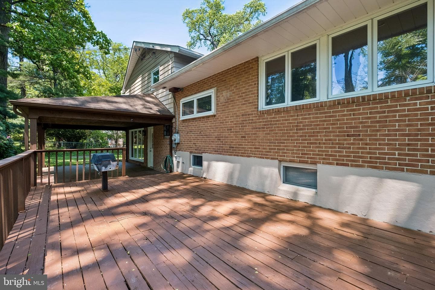 1076 Devon Road photo 46