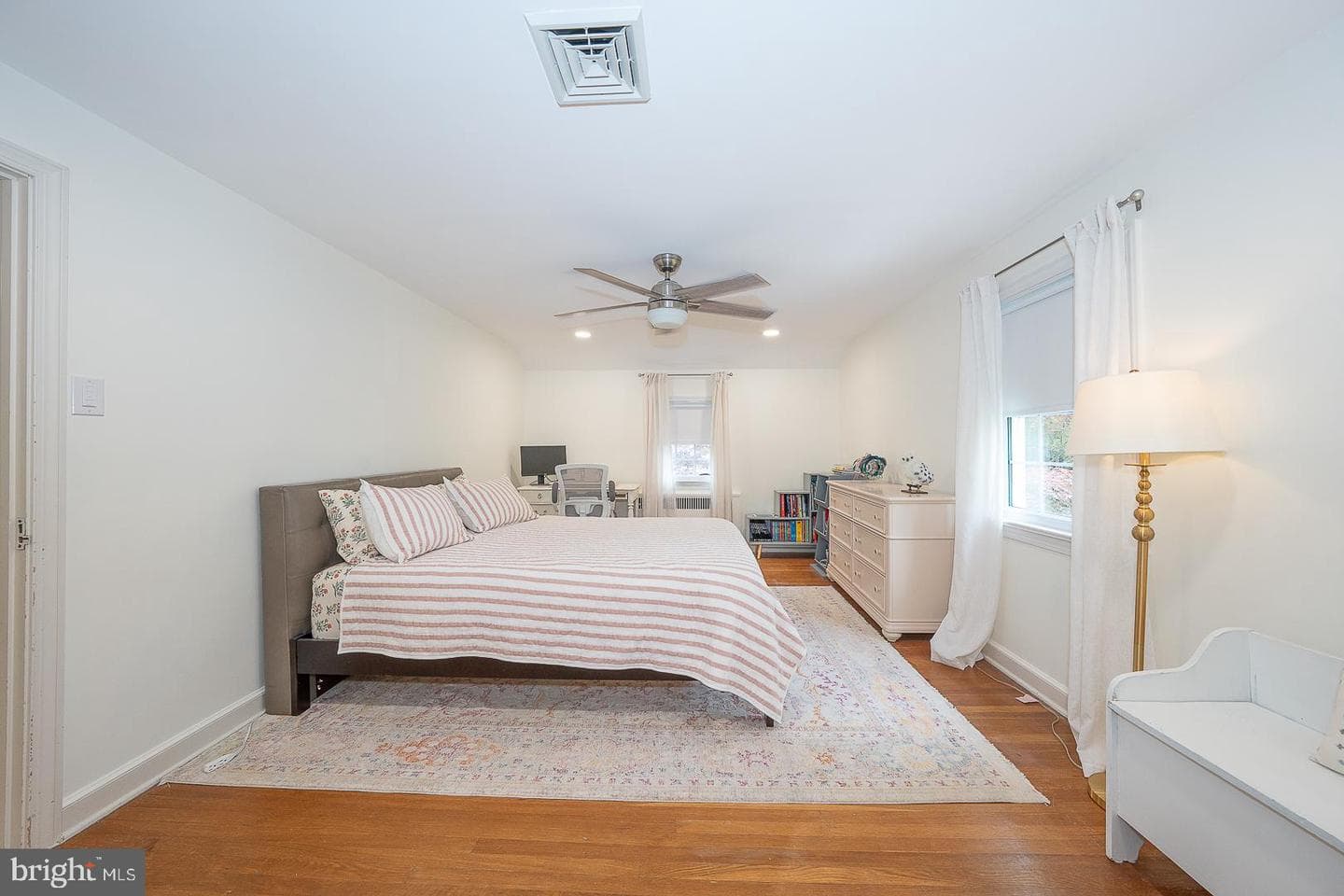 722 Argyle Road photo 44