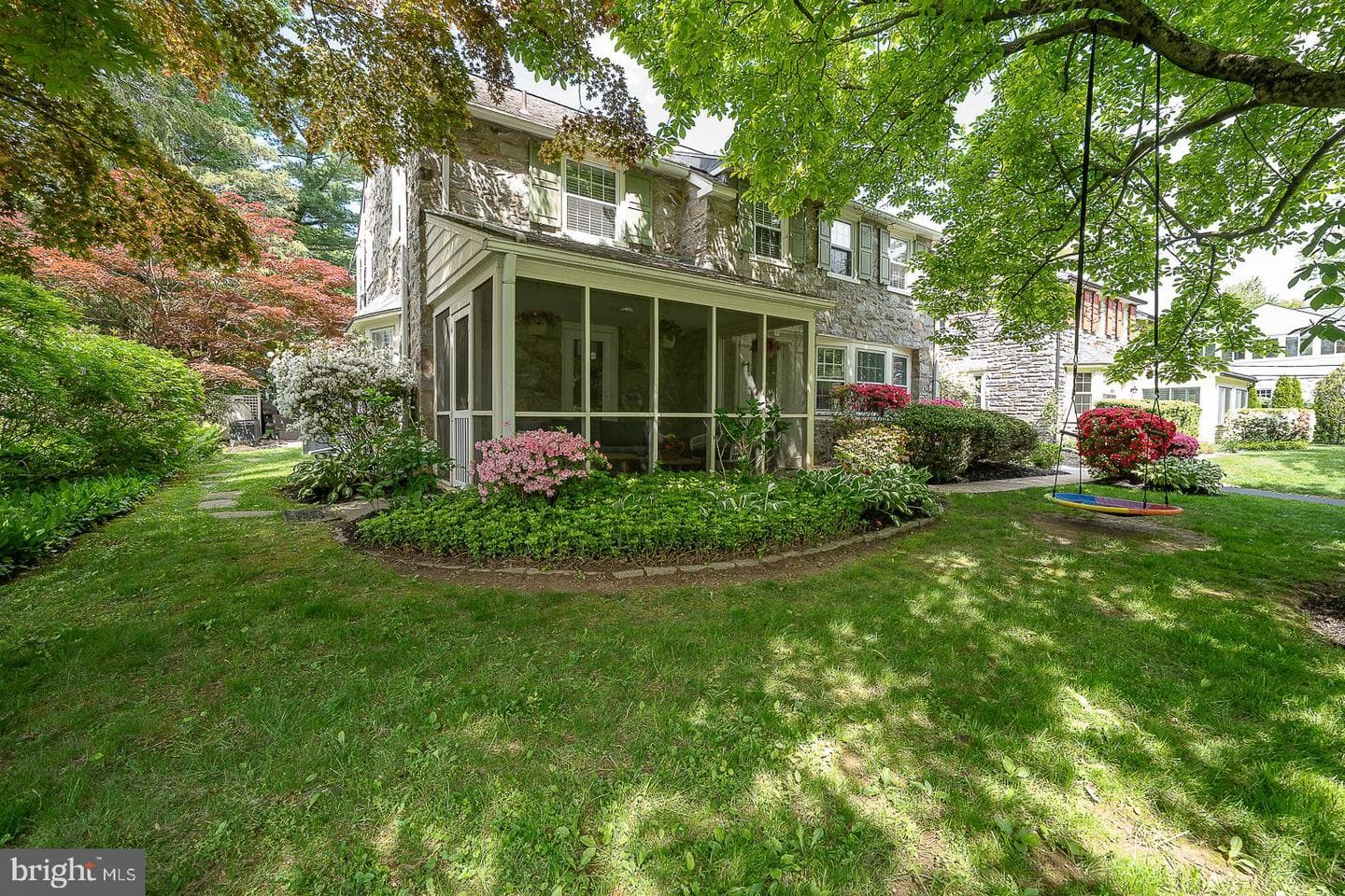 722 Argyle Road photo 5