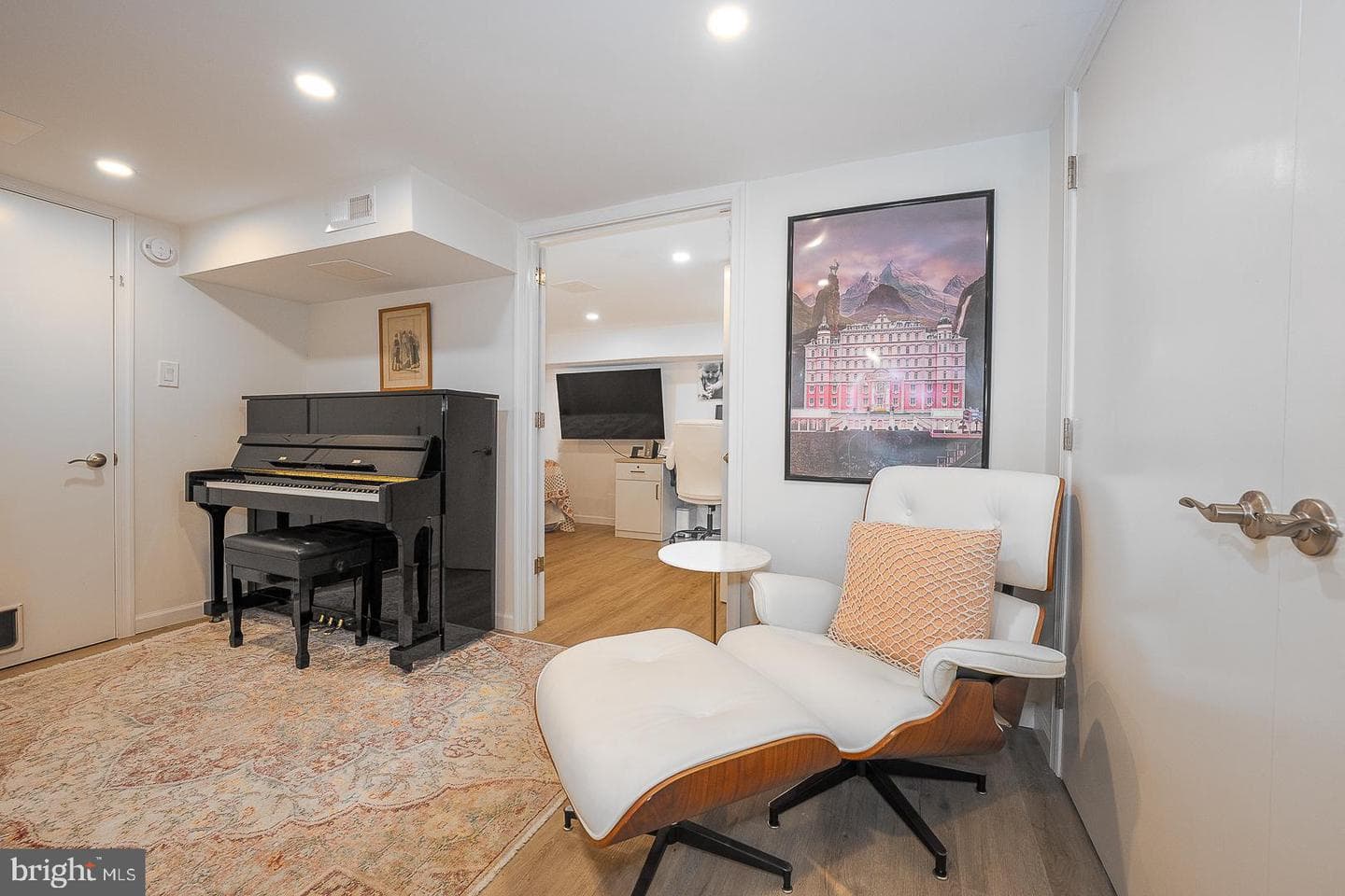 722 Argyle Road photo 55