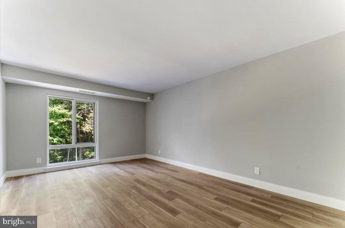 1750 Oakwood Terrace #16c photo 14