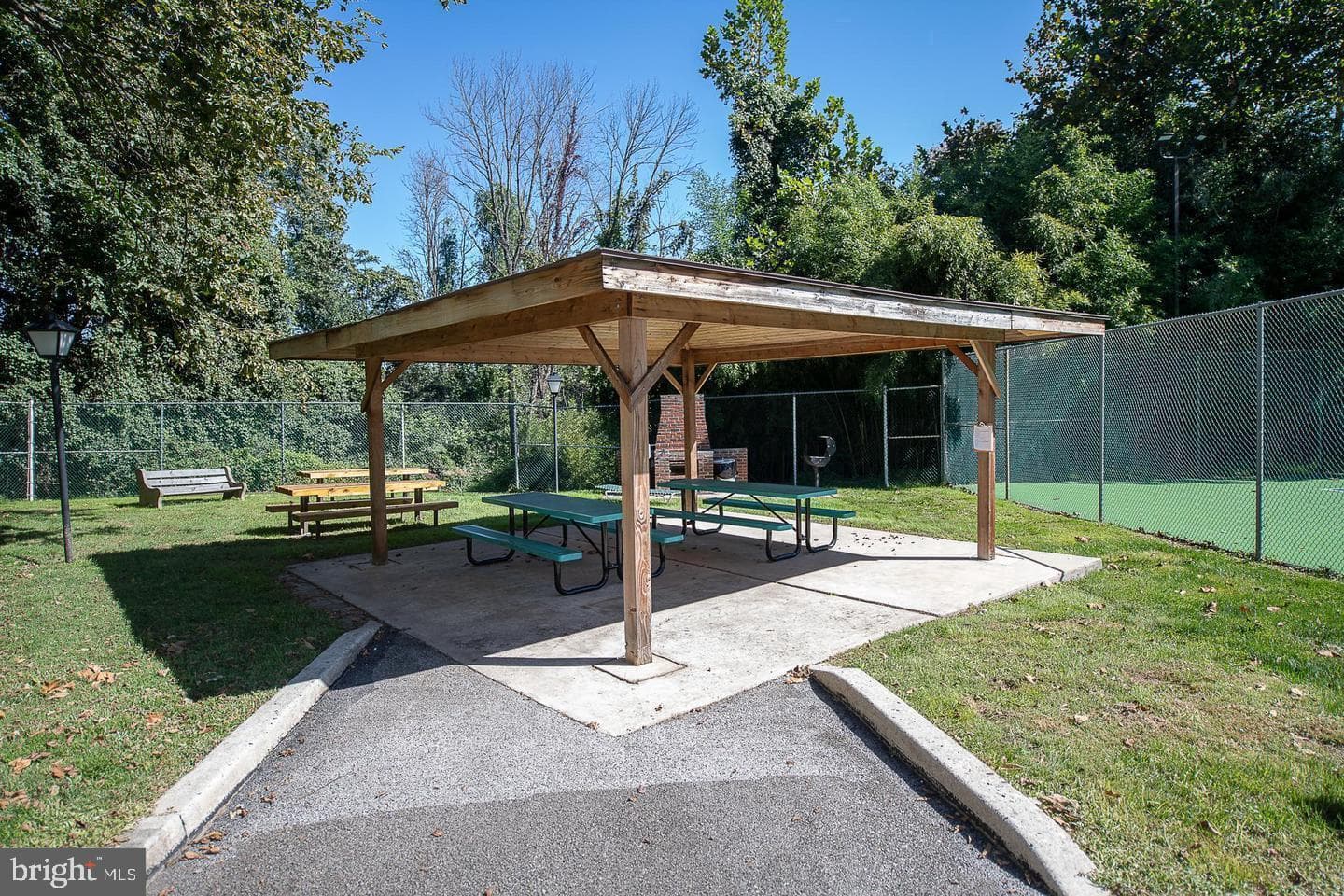 1750 Oakwood Terrace #16c photo 34