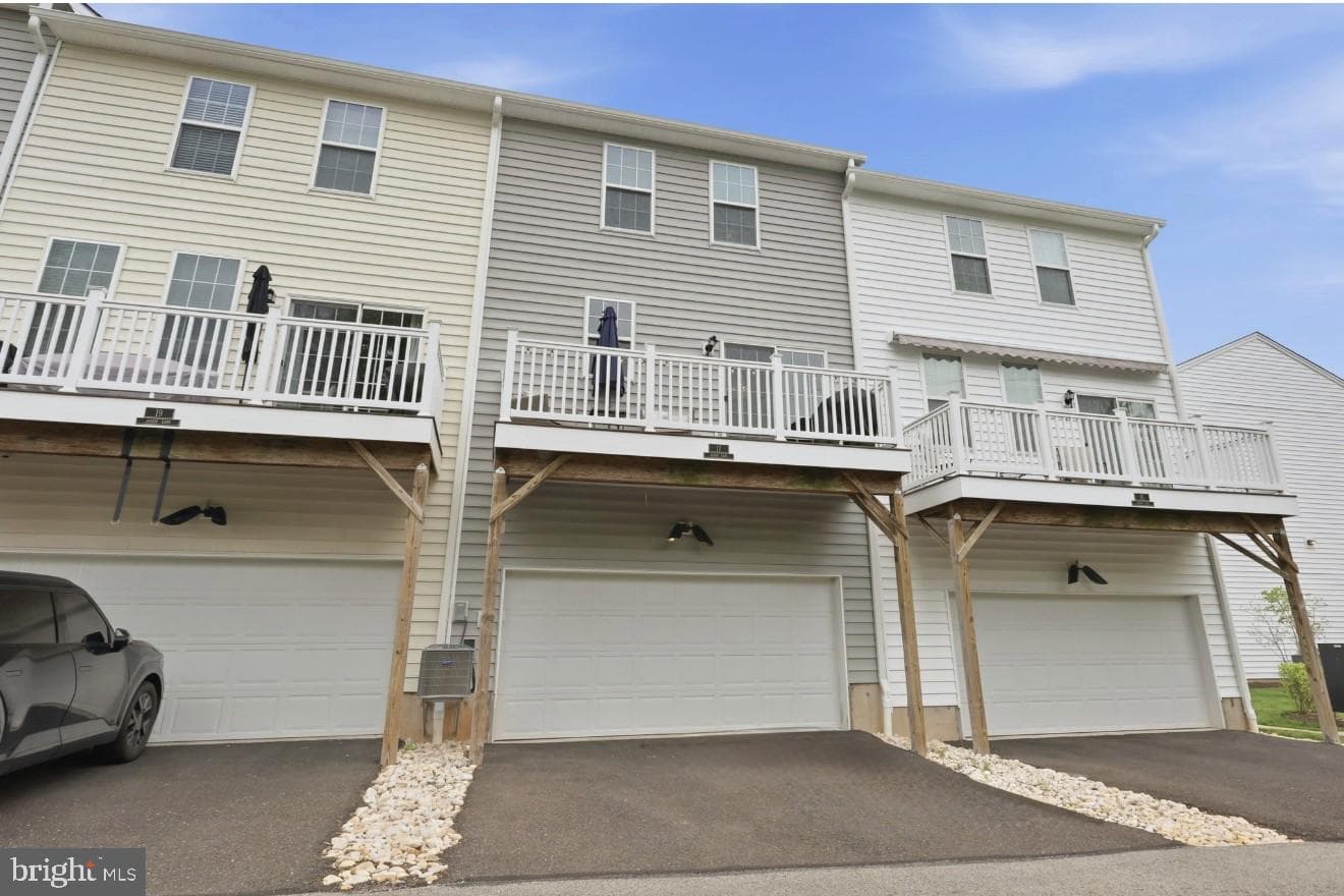 17 Jessop Lane photo 32