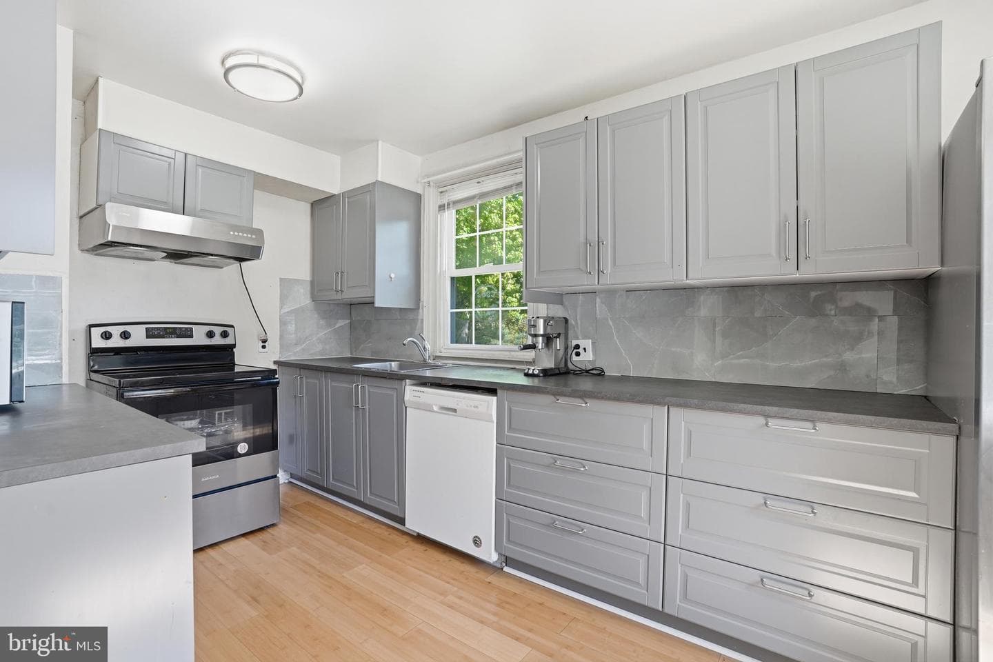 2418 Boyd Road photo 8