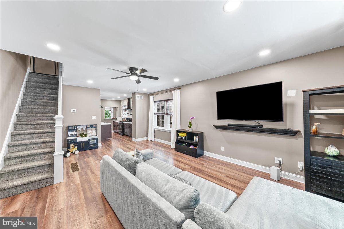 134 Walnut Street photo 5