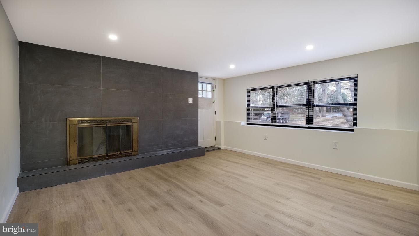 1617 W Church Road photo 14