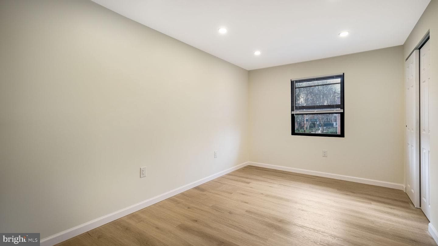 1617 W Church Road photo 18