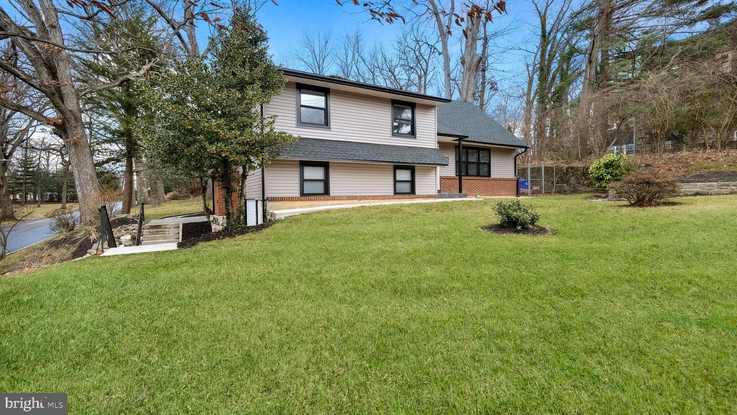 1617 W Church Road, Glenside