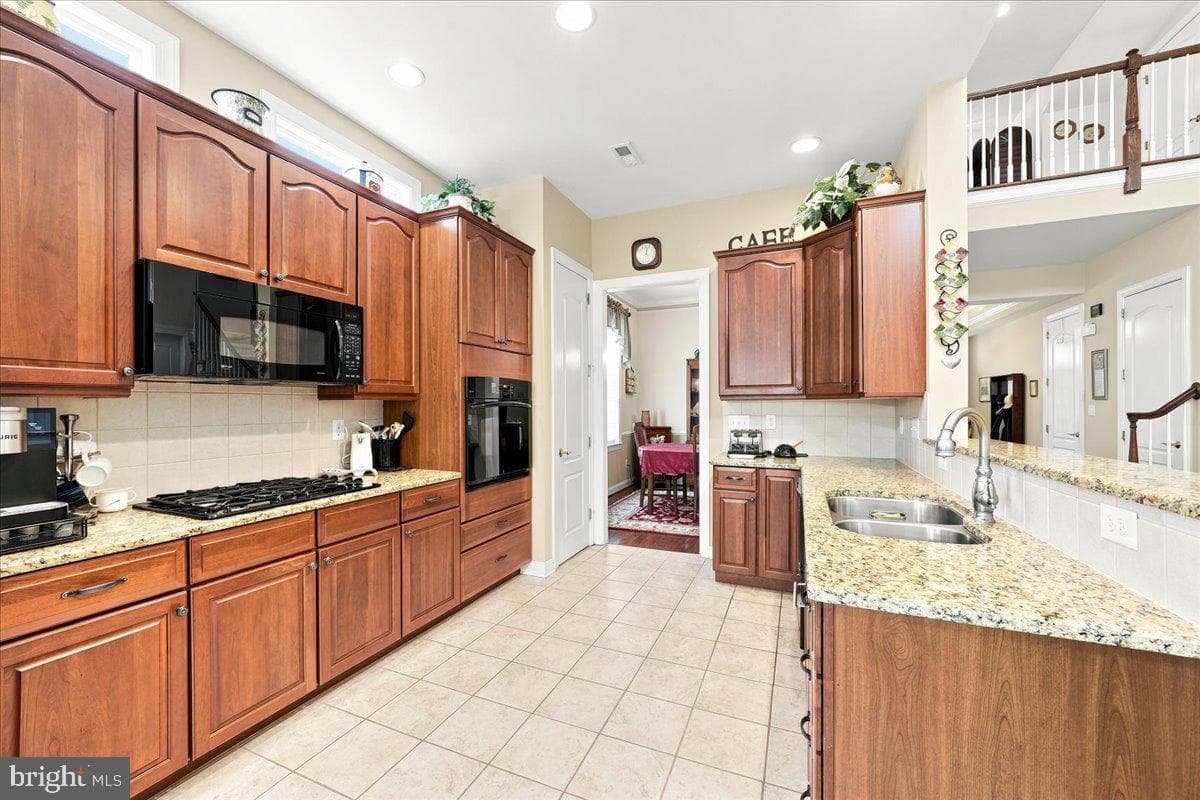 461 Peters Way photo 9