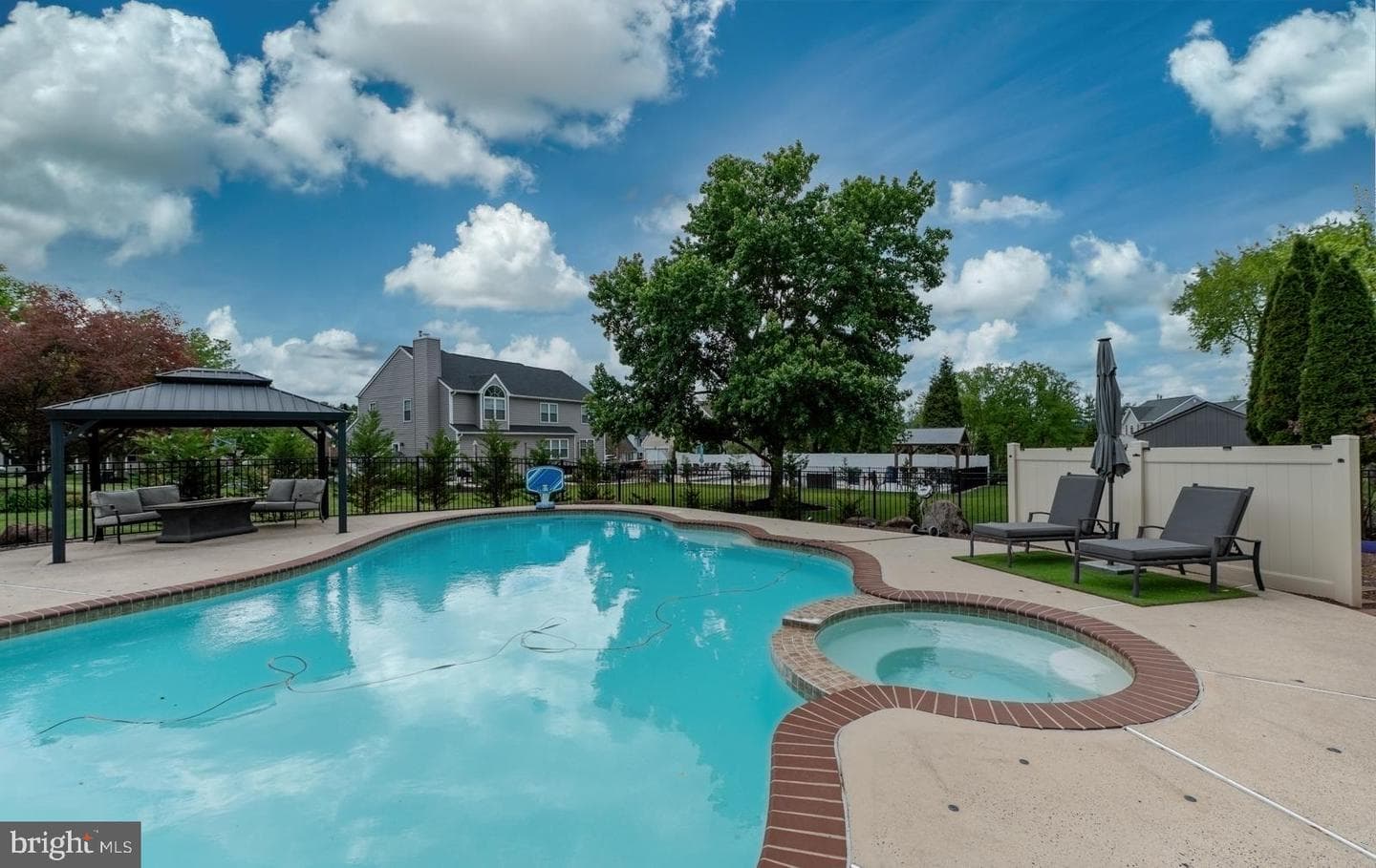 53 Green Briar Drive photo 58