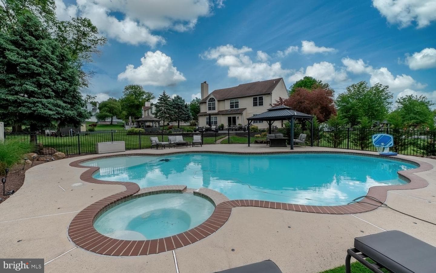 53 Green Briar Drive photo 59