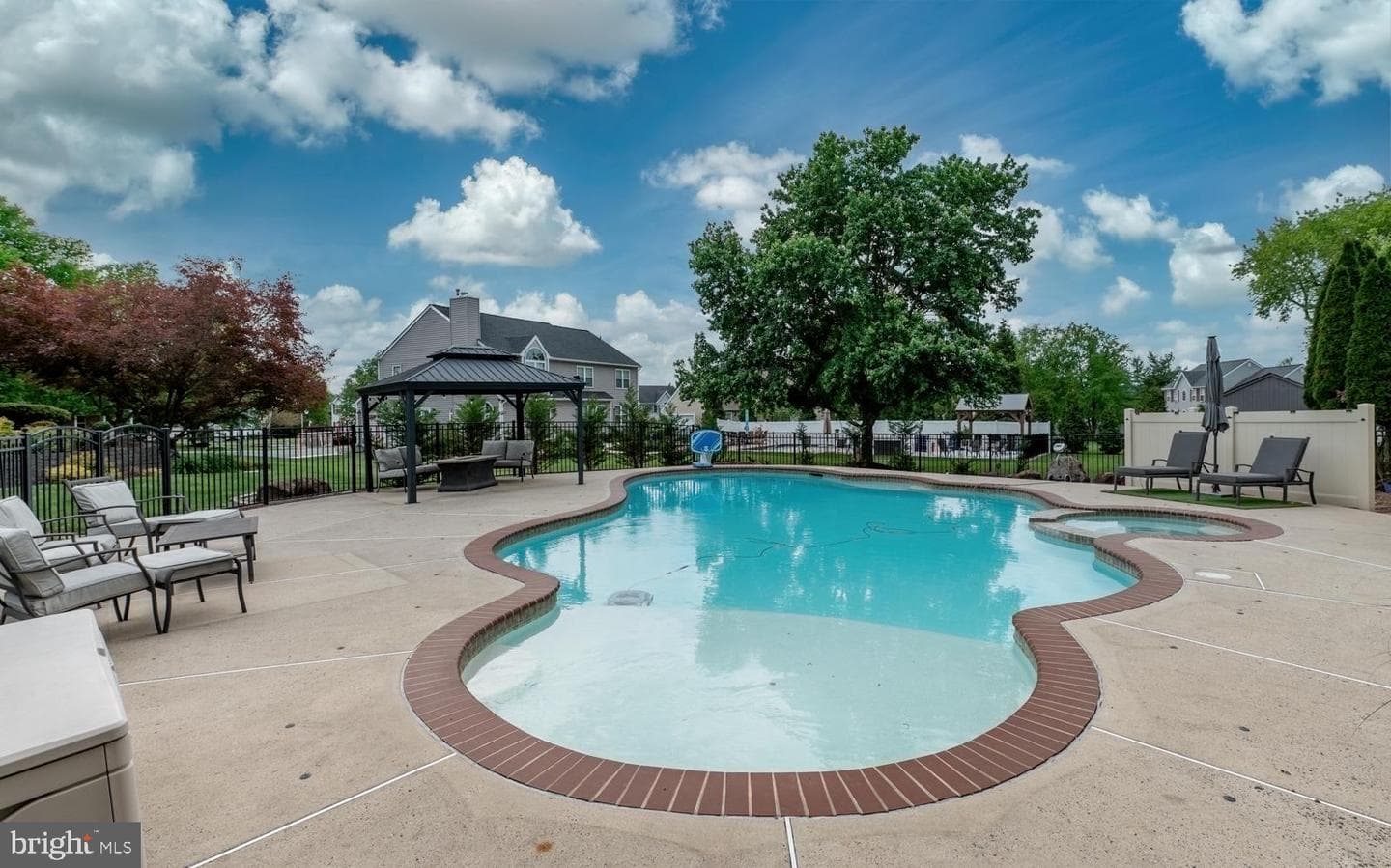 53 Green Briar Drive photo 61