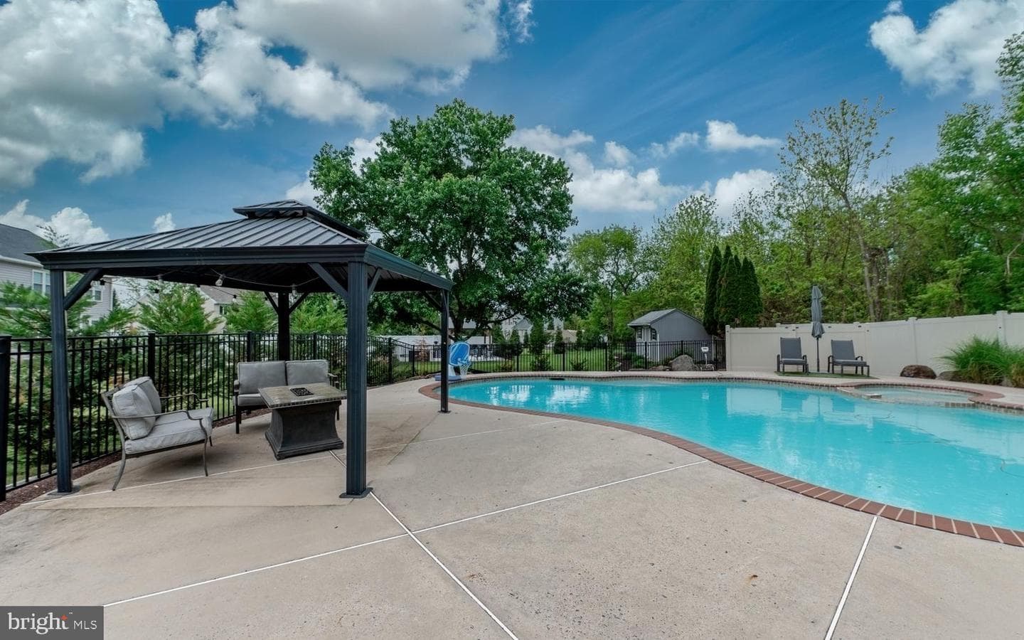 53 Green Briar Drive photo 62