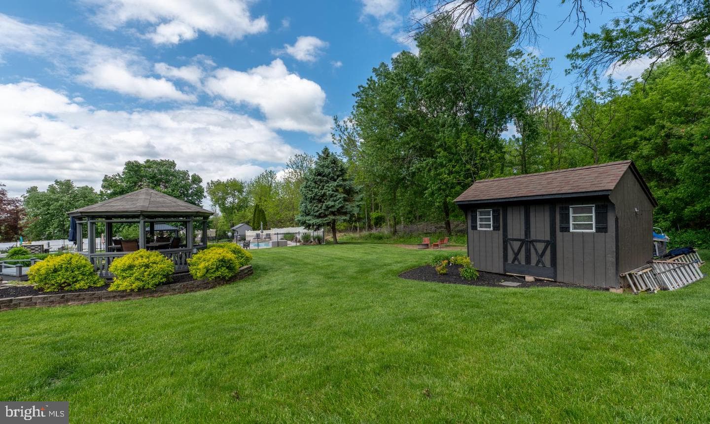 53 Green Briar Drive photo 77