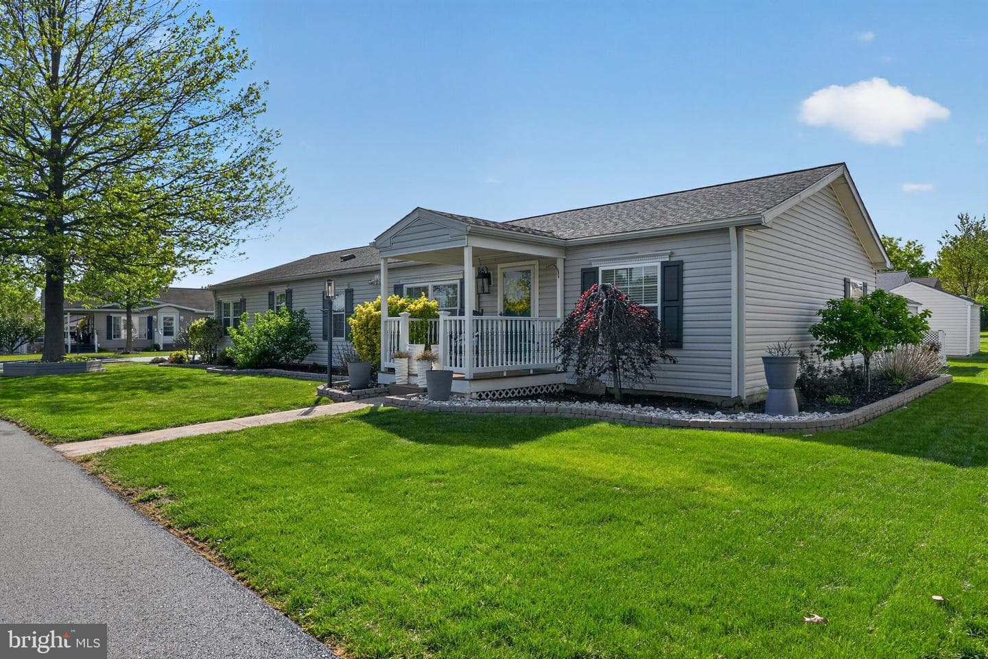 102 Daisy Lane photo 2