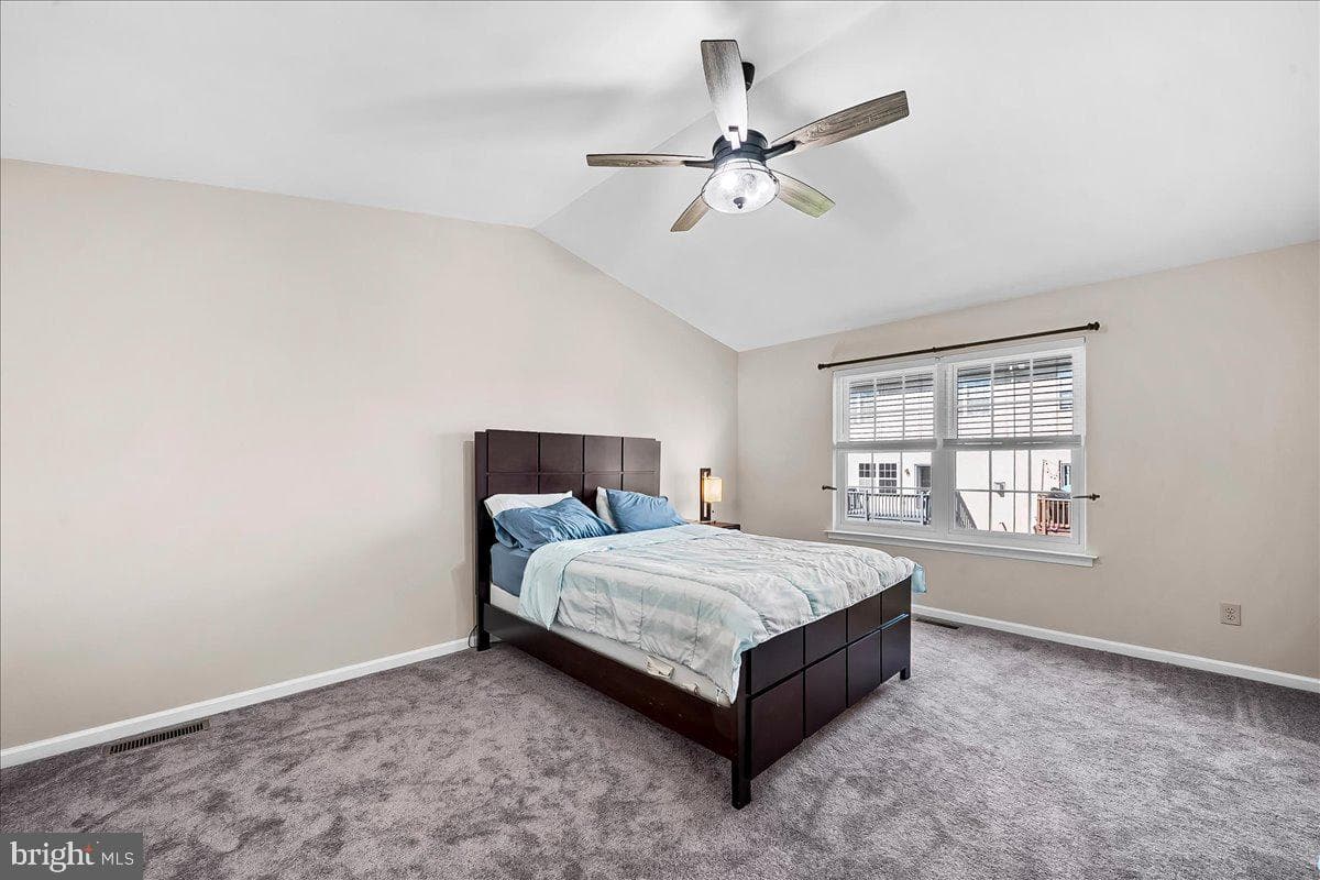 4001 Sarah Court photo 17