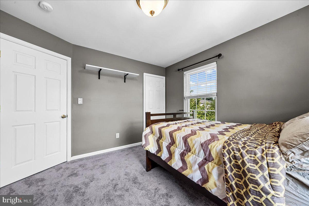 4001 Sarah Court photo 25