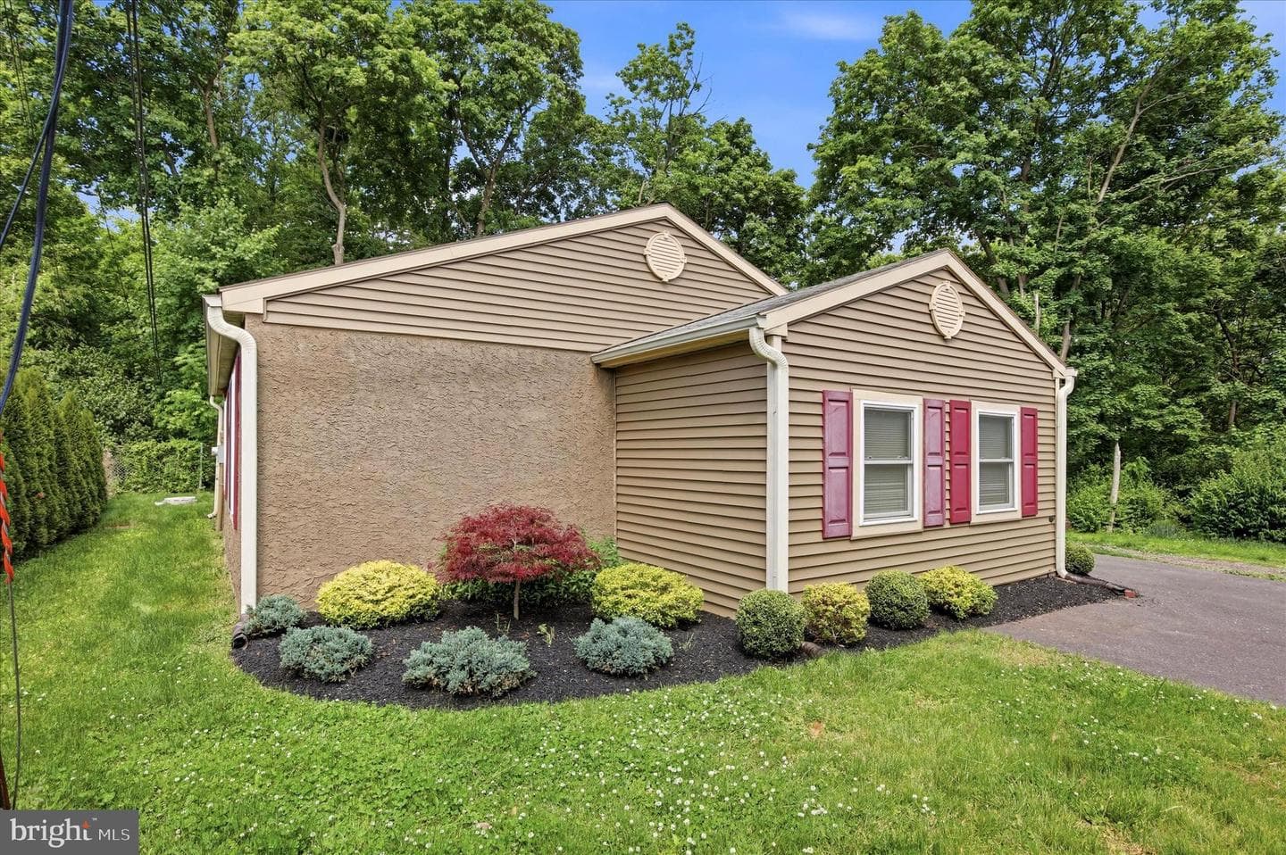 225 S Park Road, Sanatoga