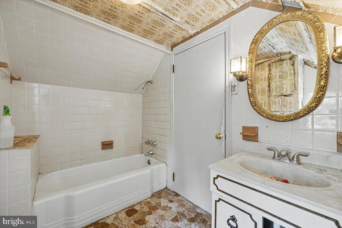 463 5th Street photo 29