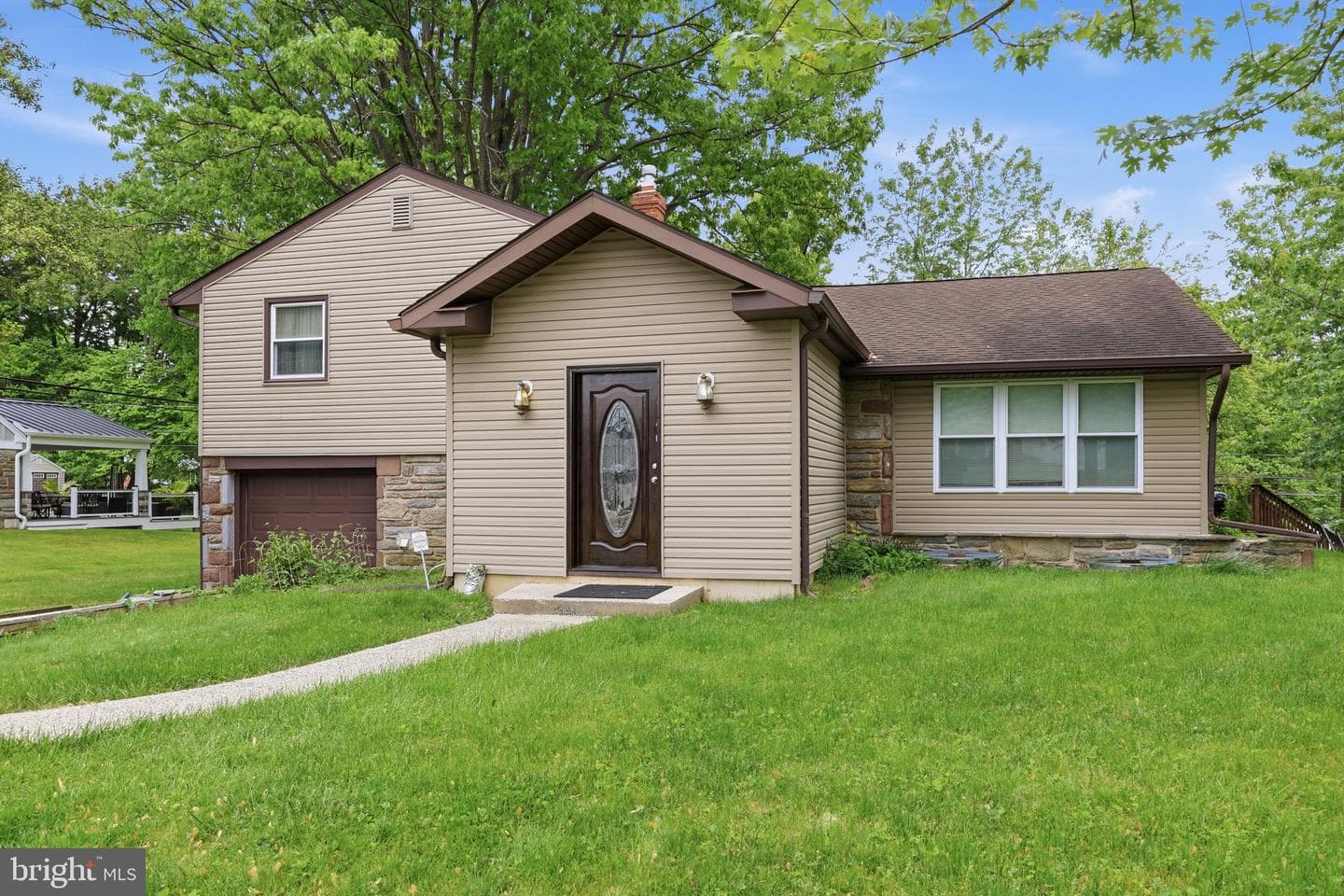 1111 Harriett Road photo 2