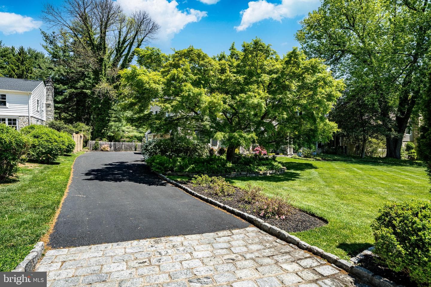 1607 Lark Lane photo 3