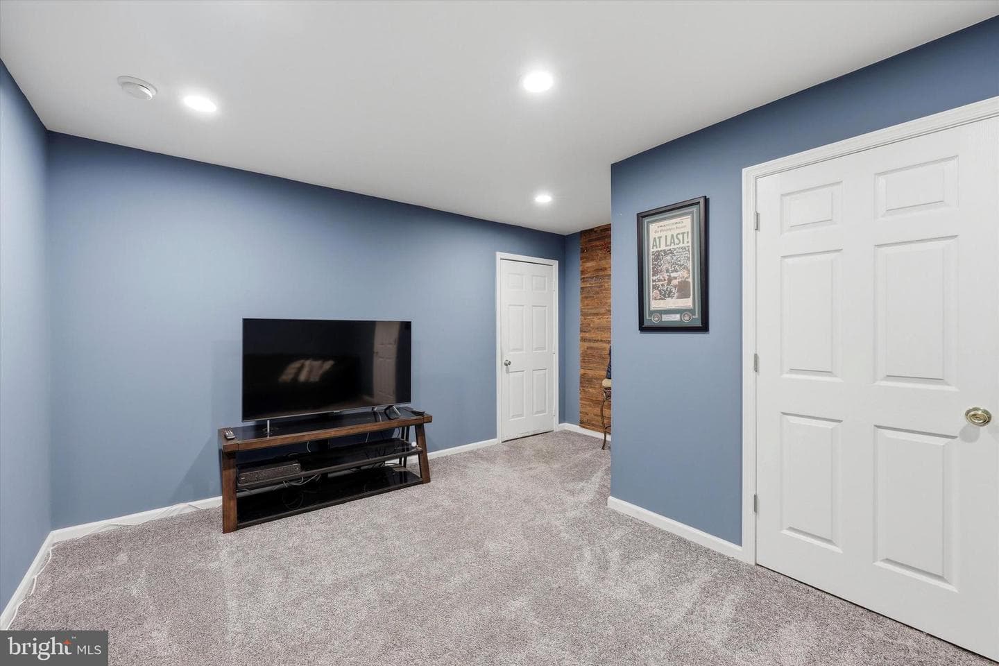422 W 5th Avenue photo 22
