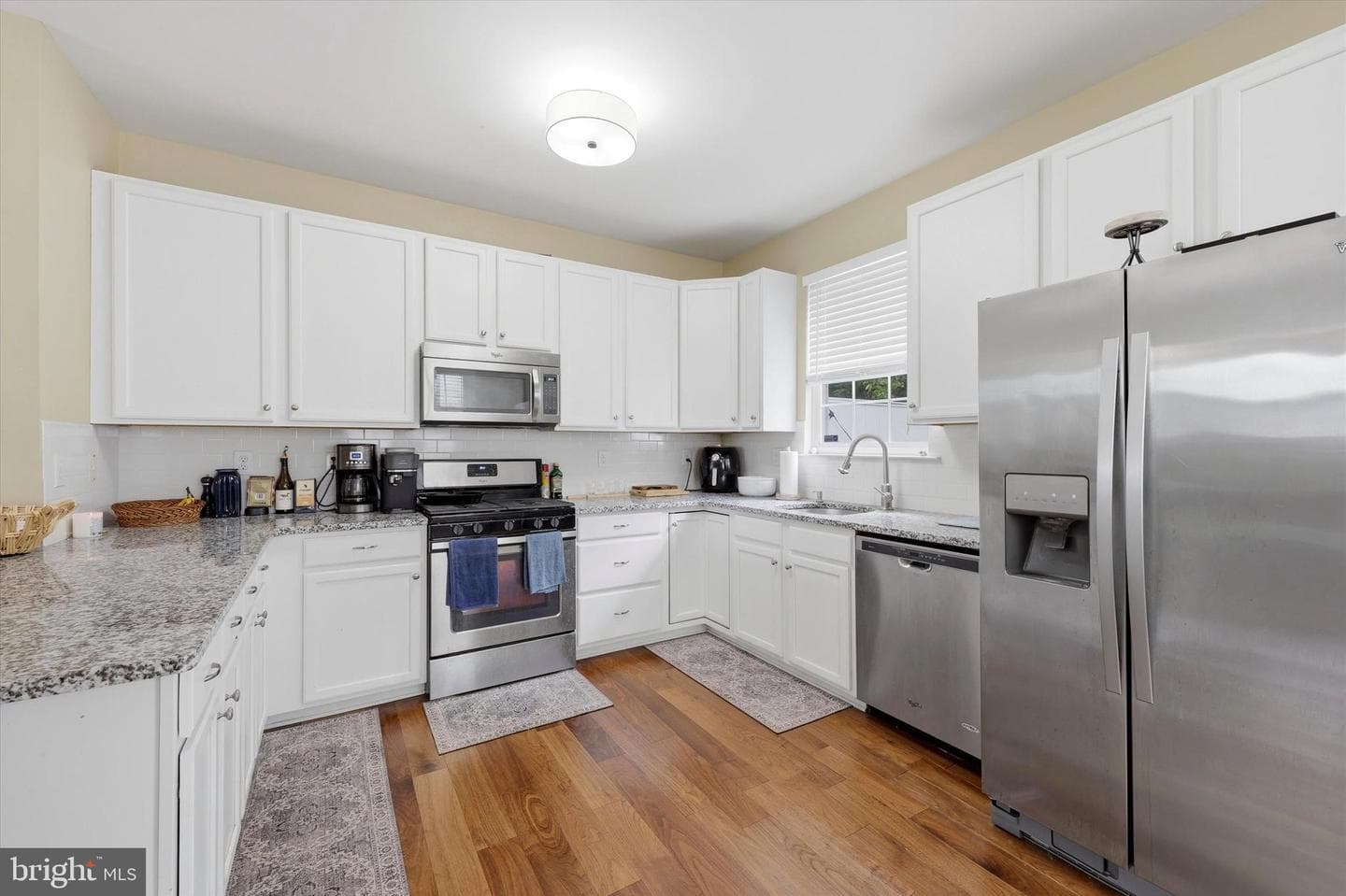 422 W 5th Avenue photo 7