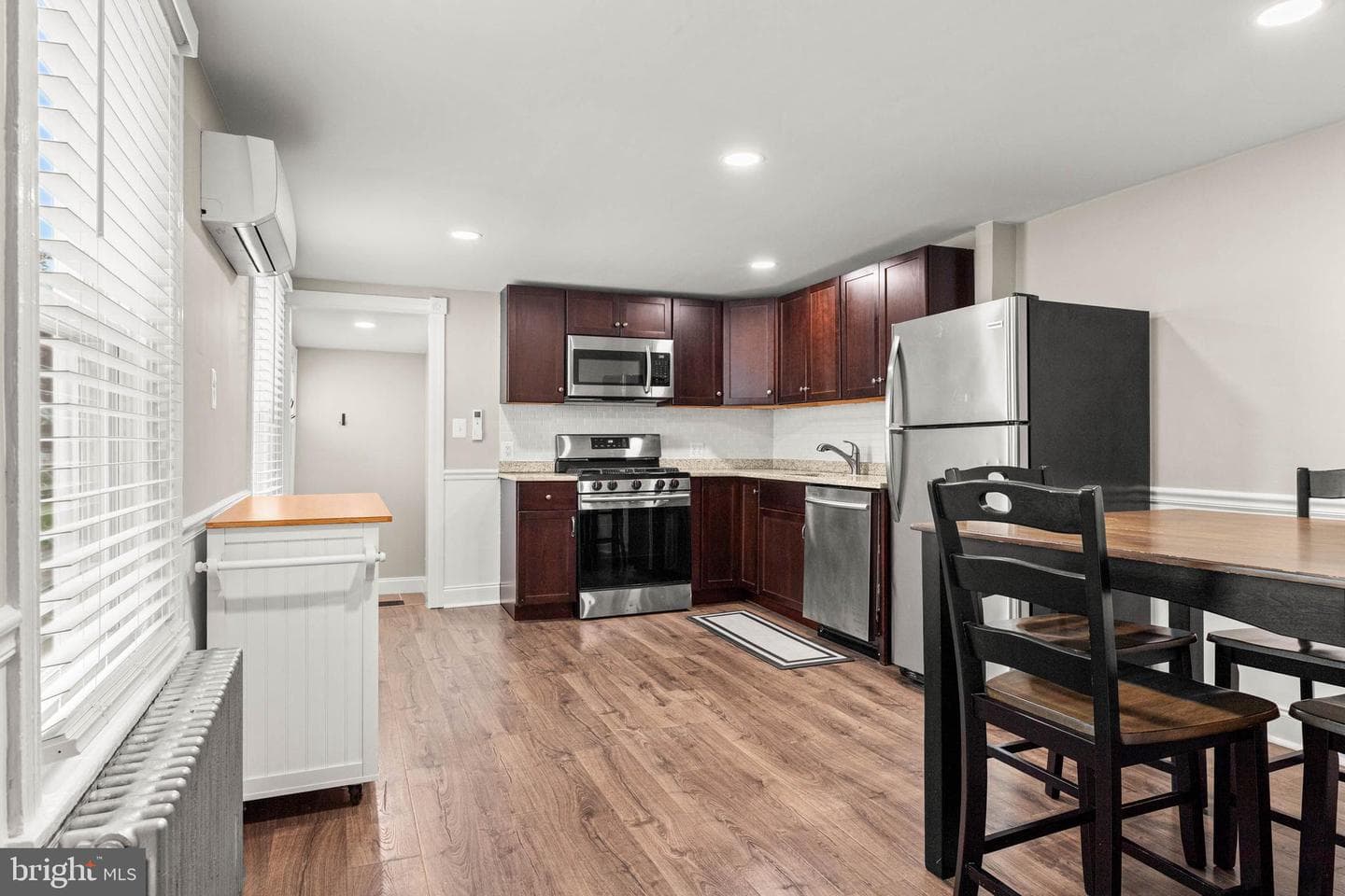 232 W 5th Avenue photo 10