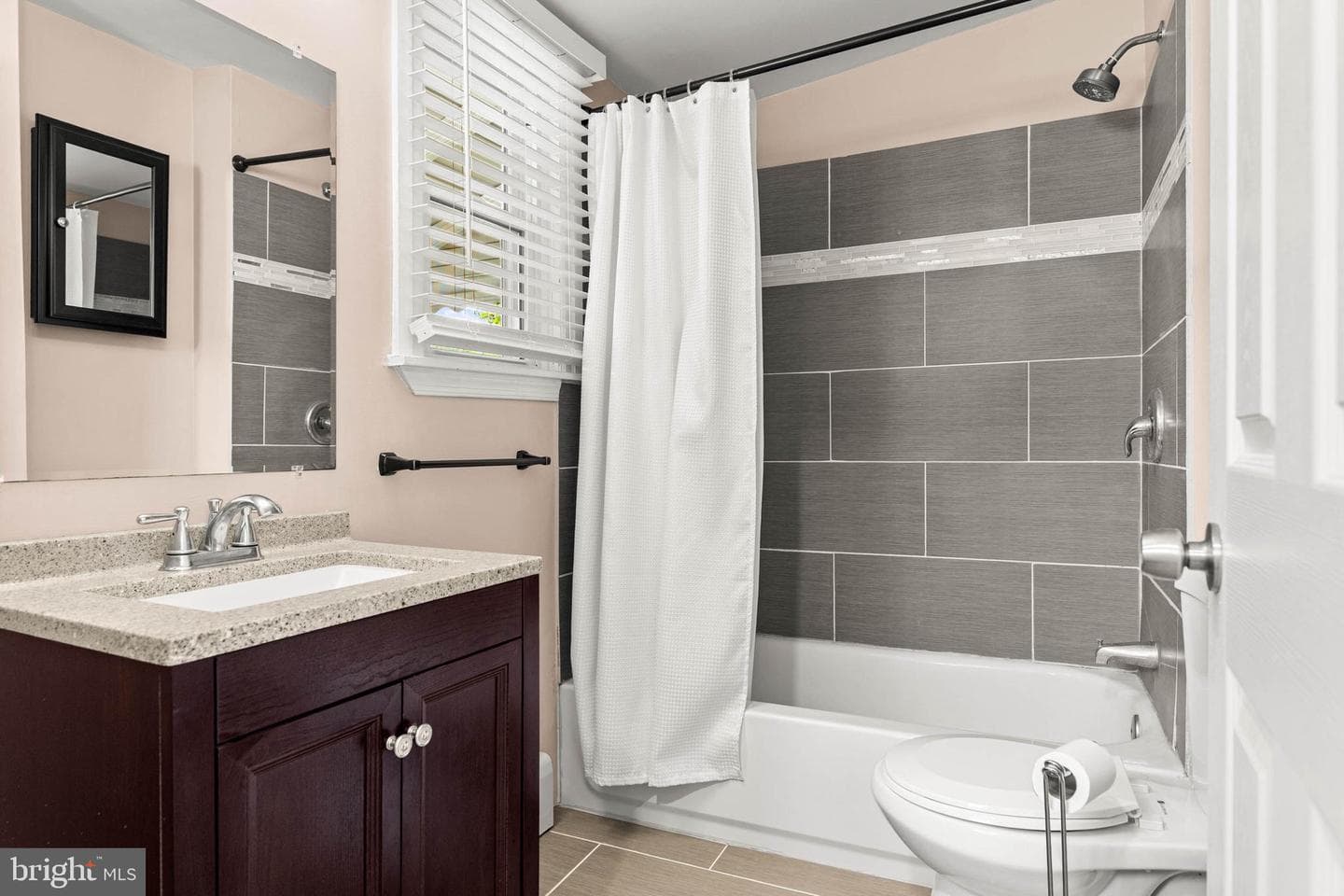 232 W 5th Avenue photo 15