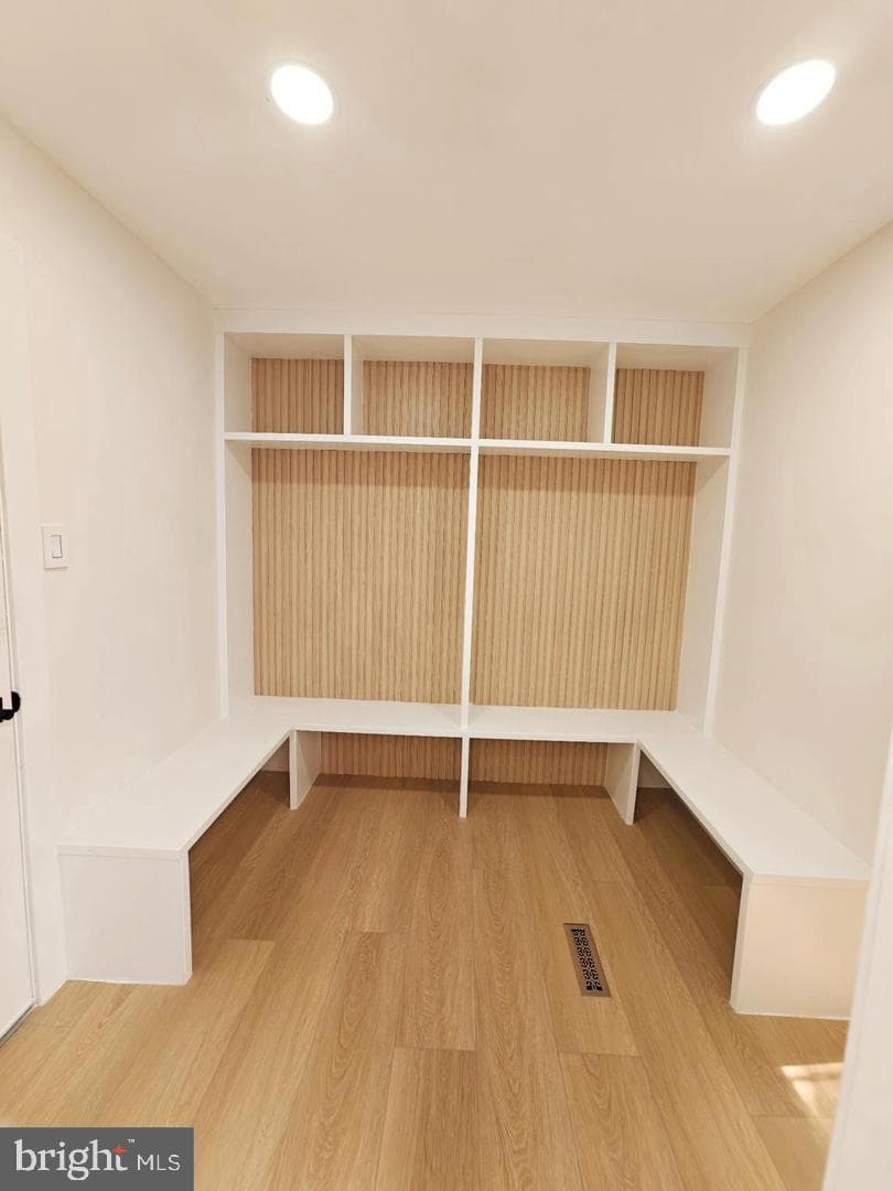 657 N Wales Road photo 9