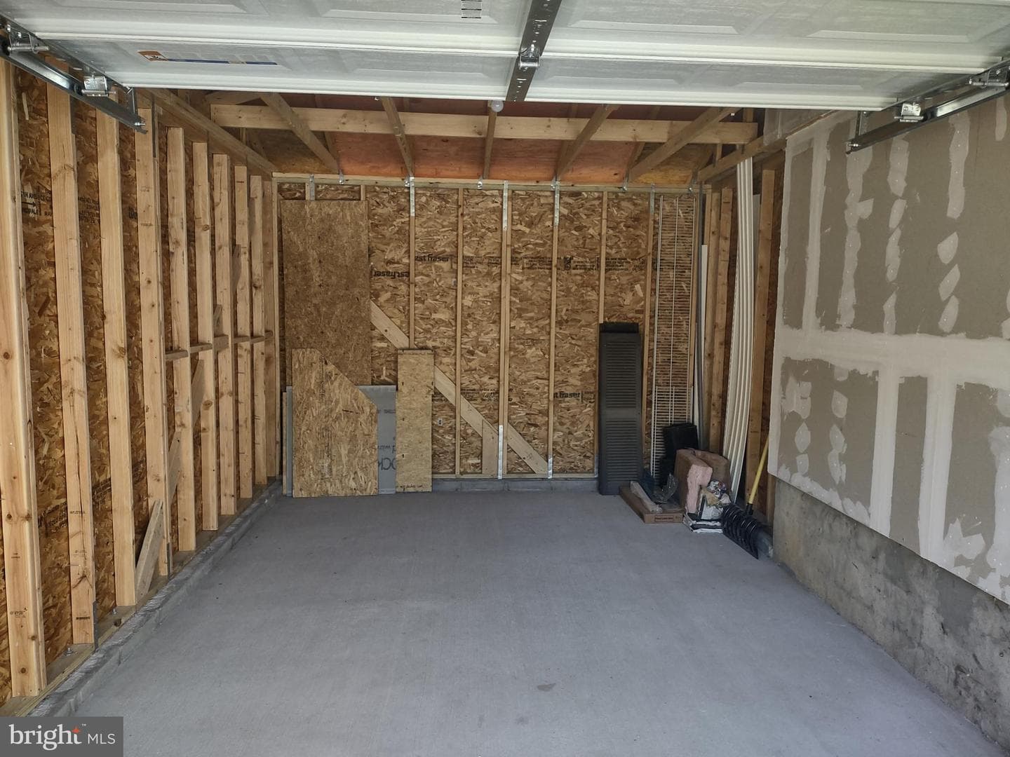 138 Houston Avenue photo 27