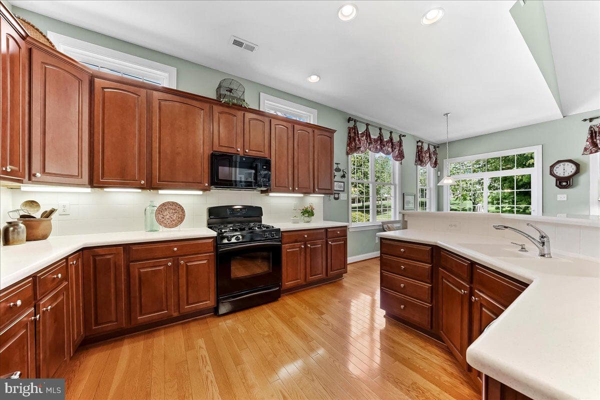 29 Thayer Way photo 15