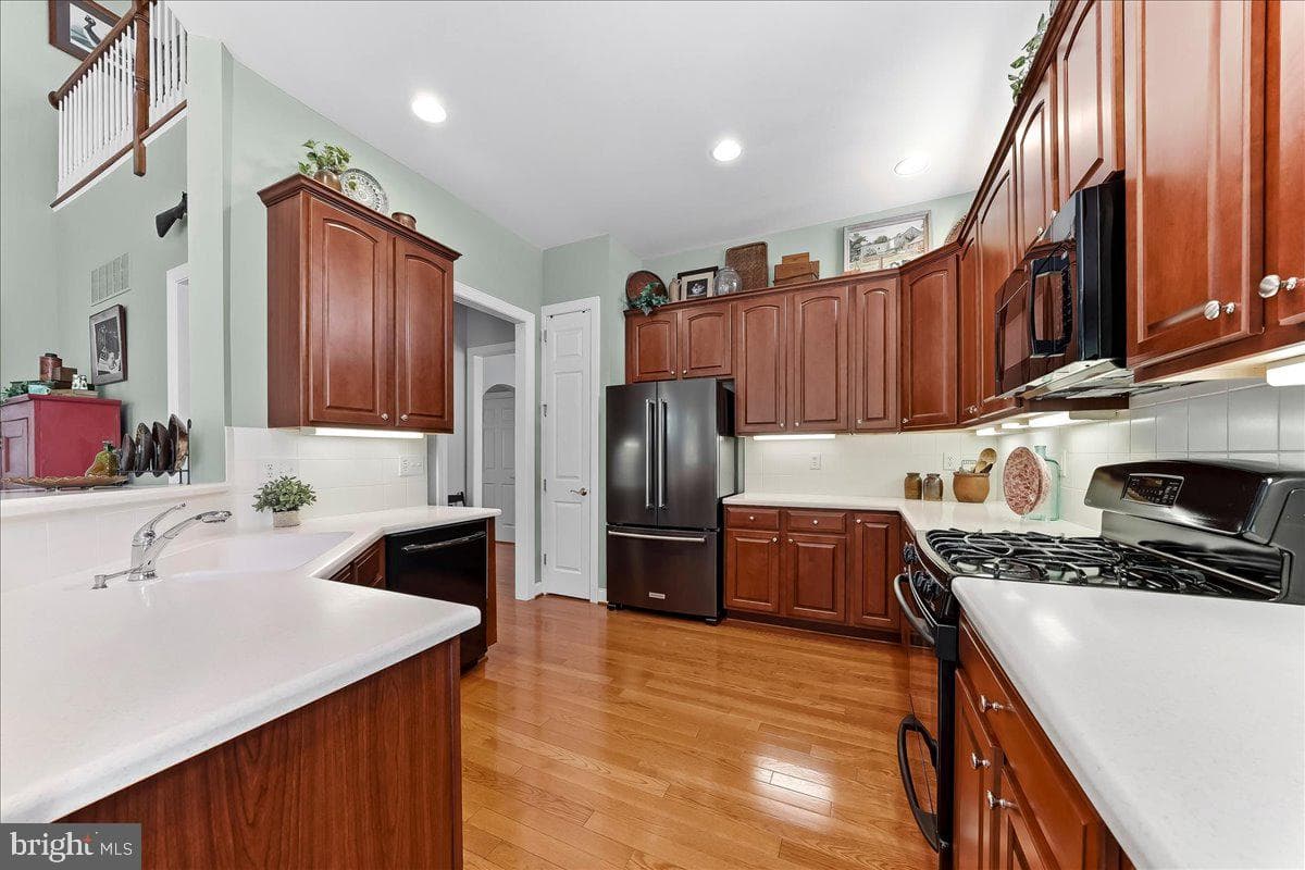 29 Thayer Way photo 16